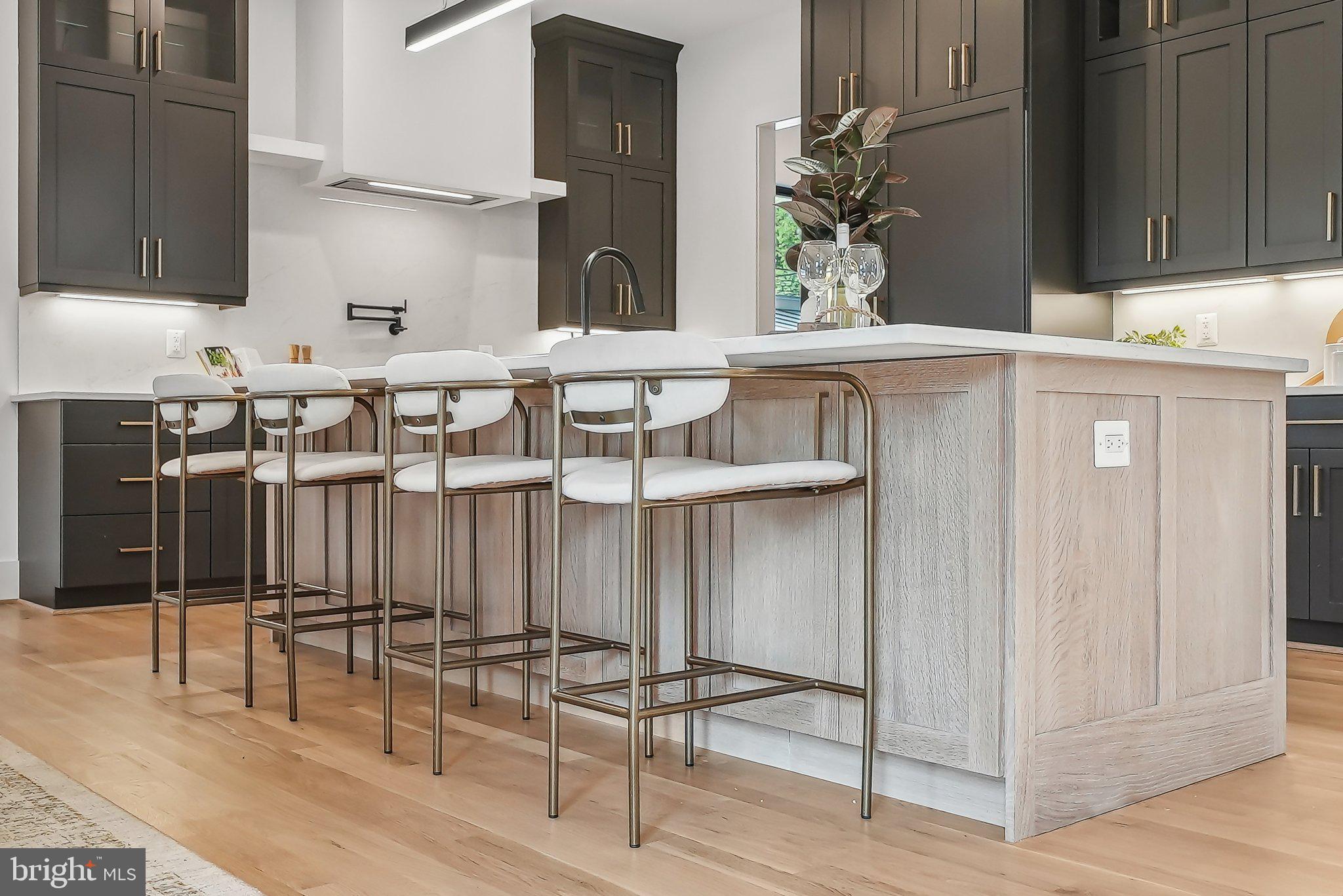 CHURCHILL - Residential