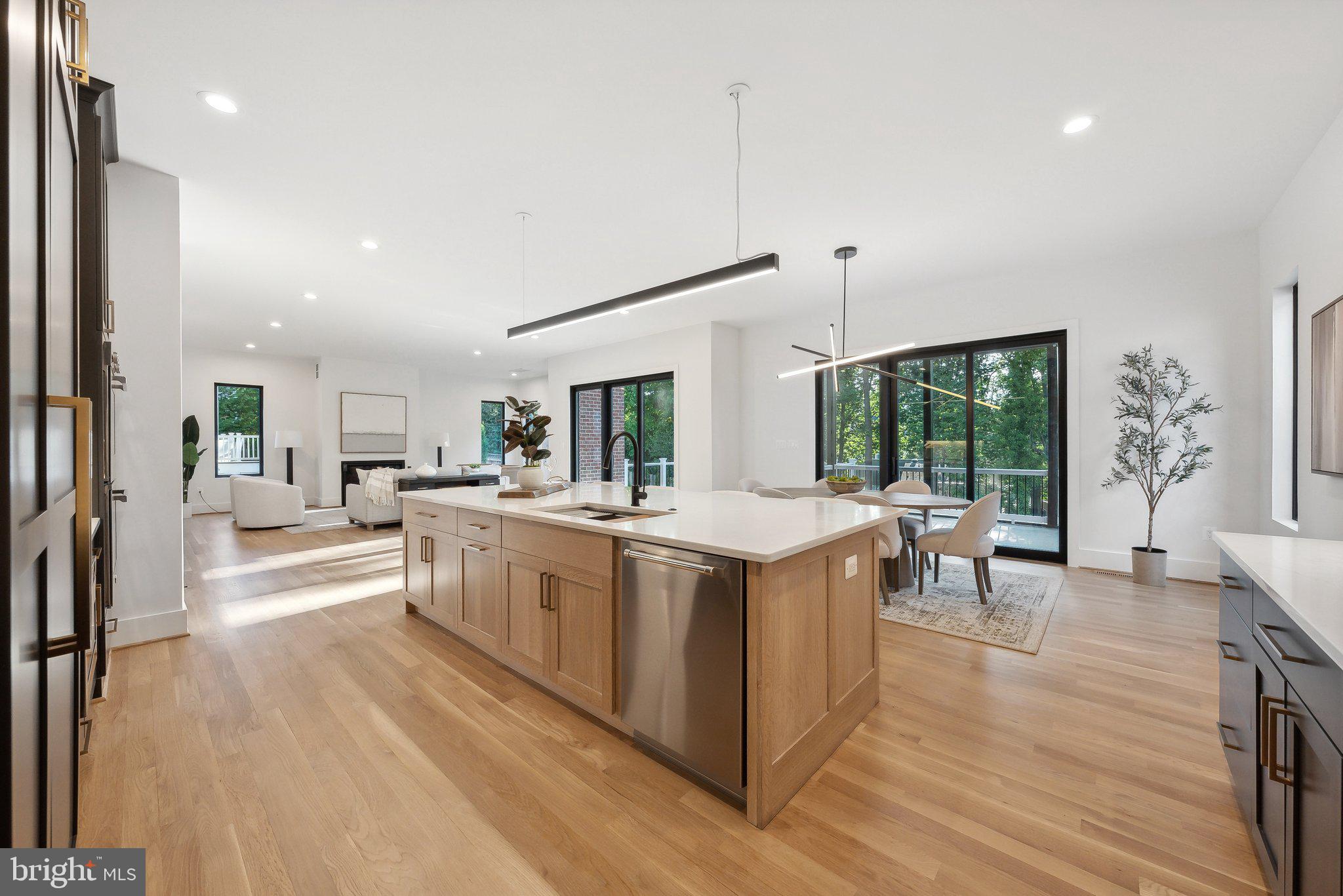 CHURCHILL - Residential