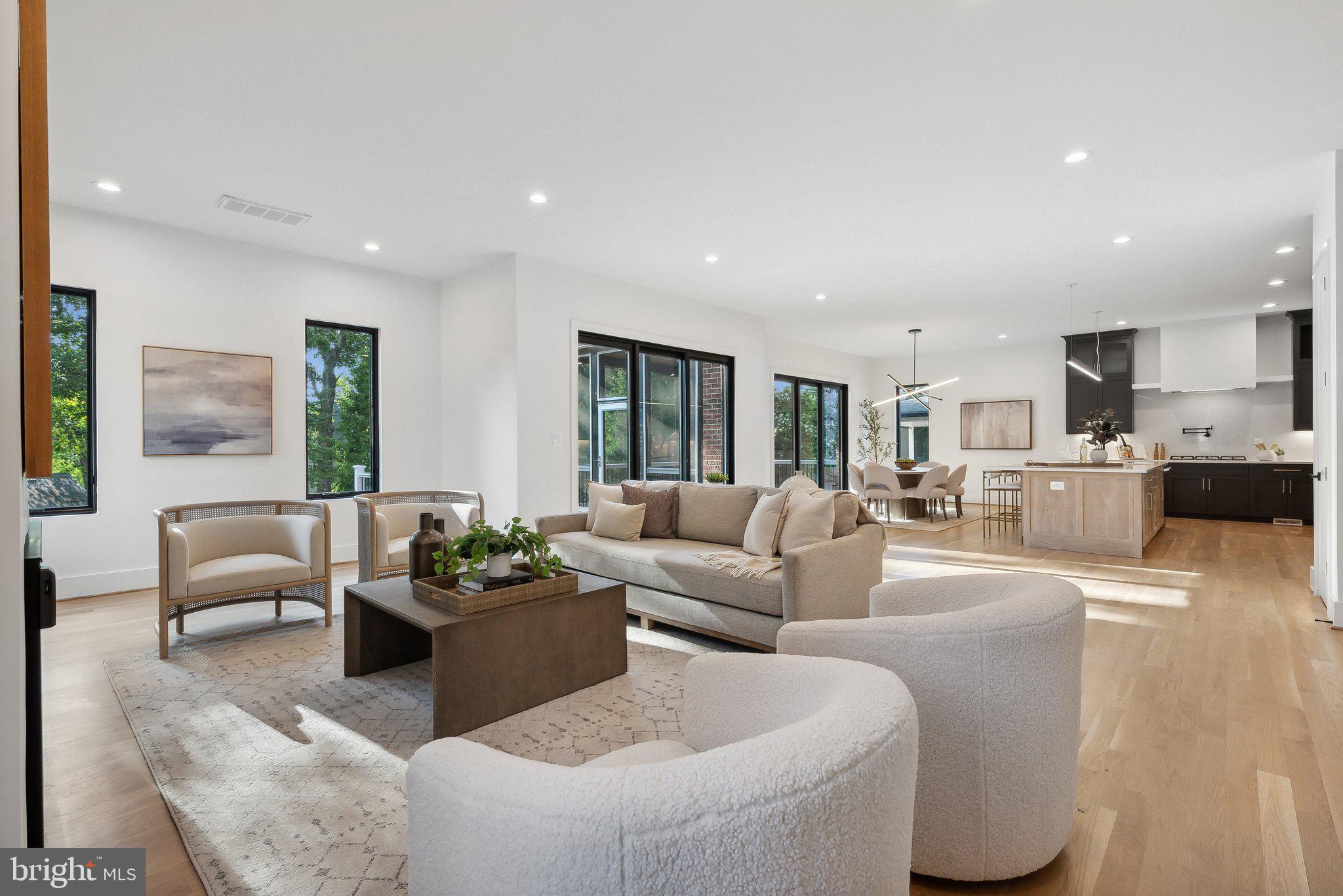 CHURCHILL - Residential