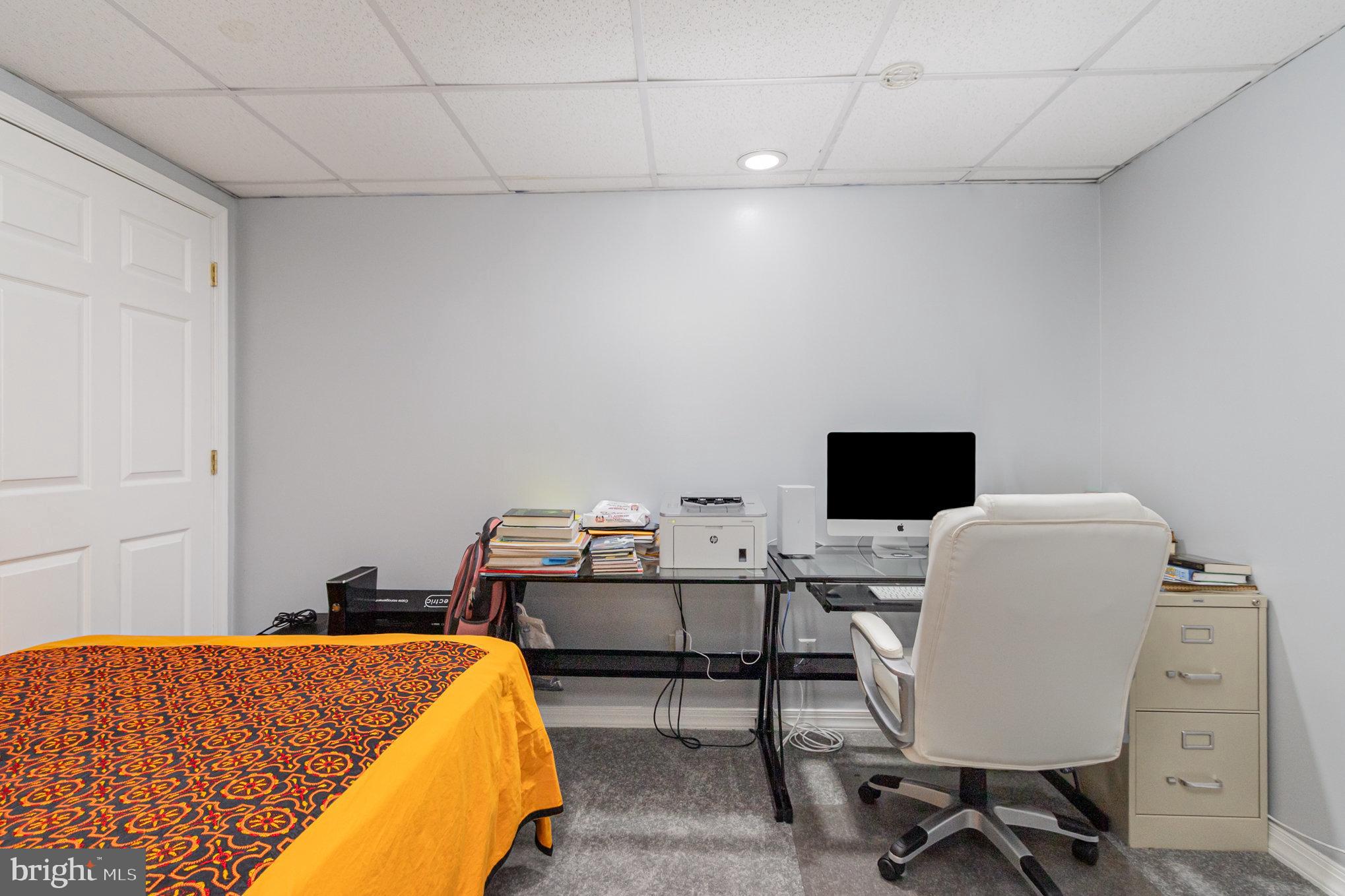 ASHTON VALLEY - Residential Lease