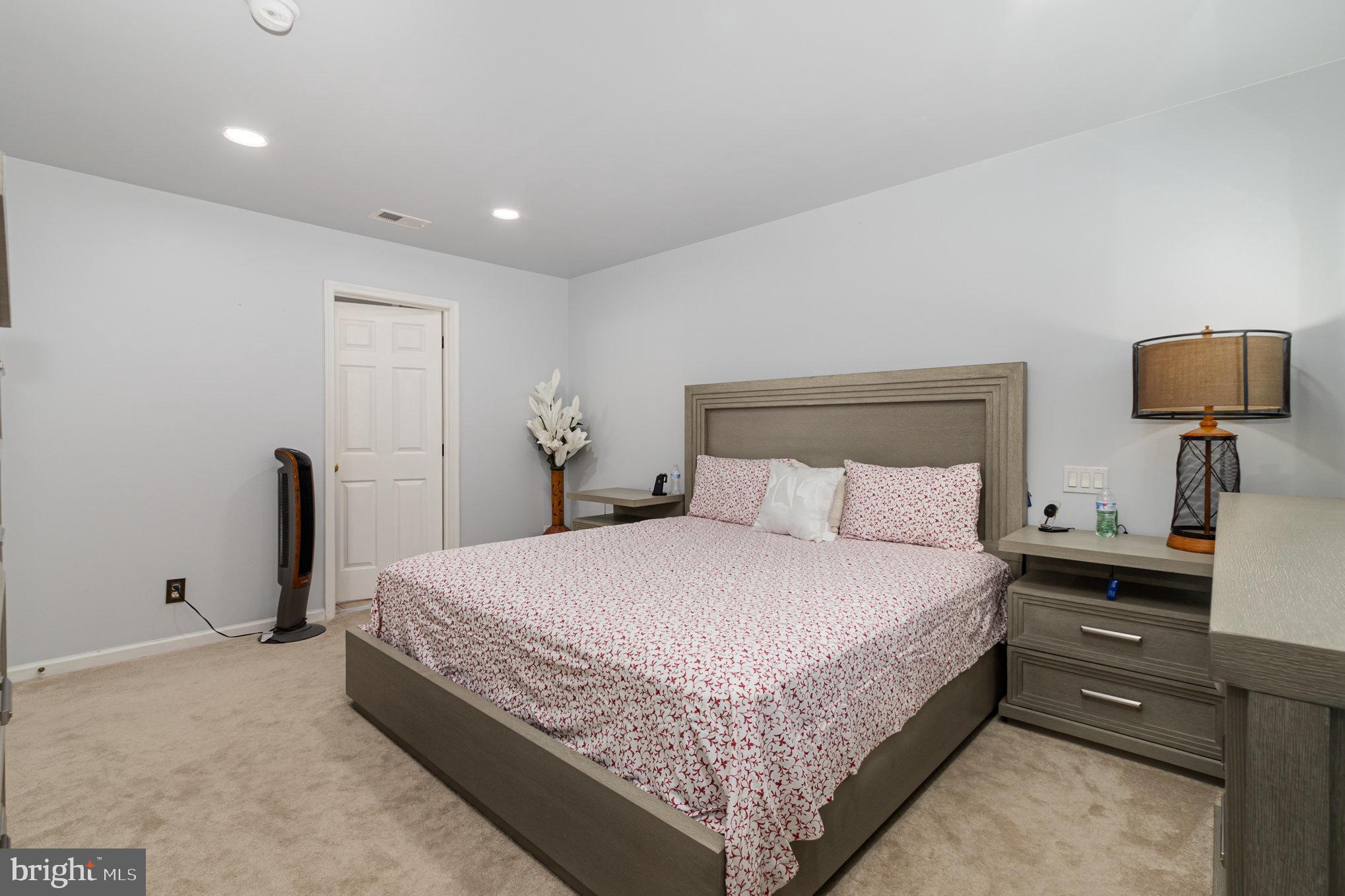 ASHTON VALLEY - Residential Lease