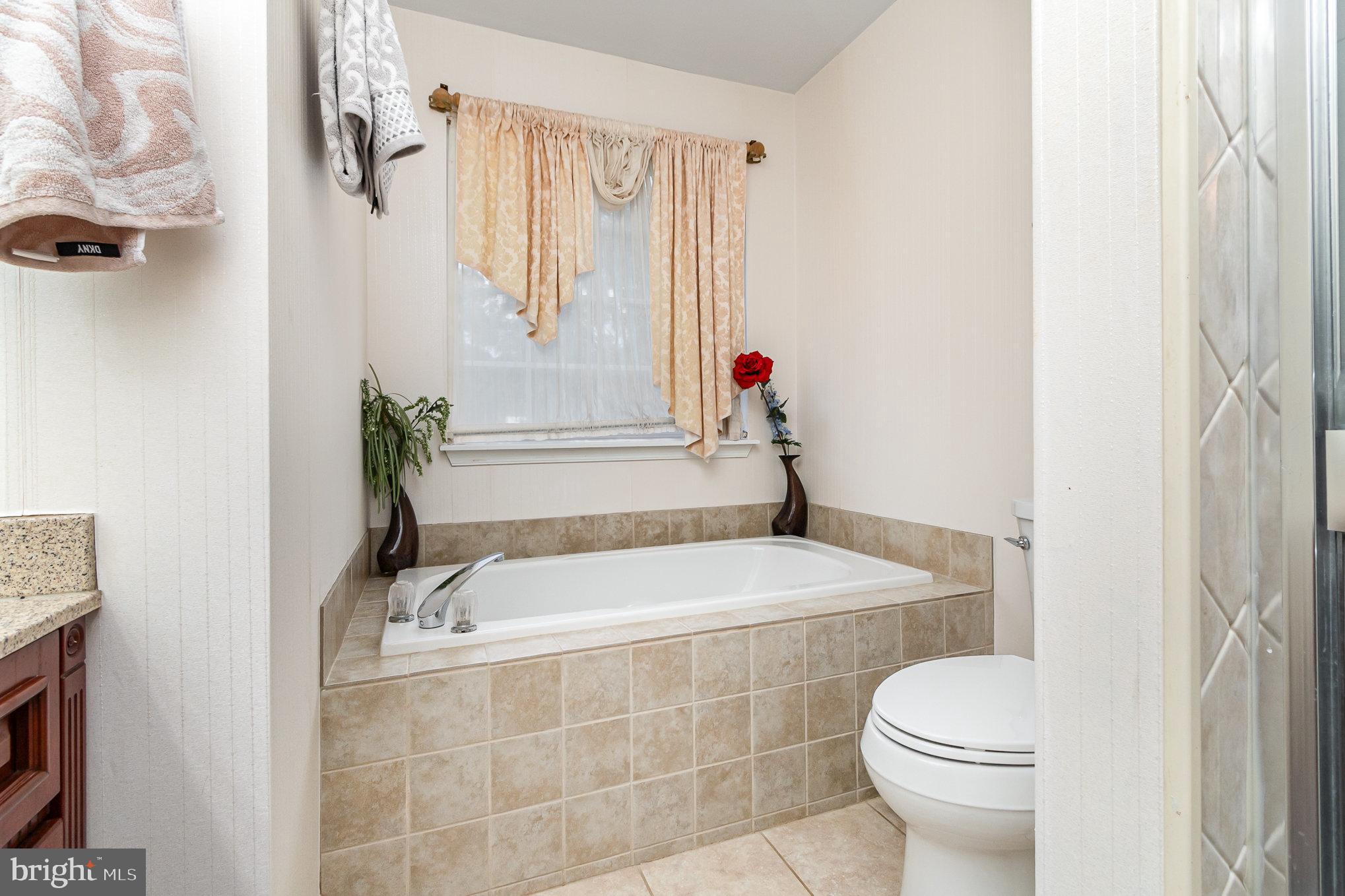 ASHTON VALLEY - Residential Lease