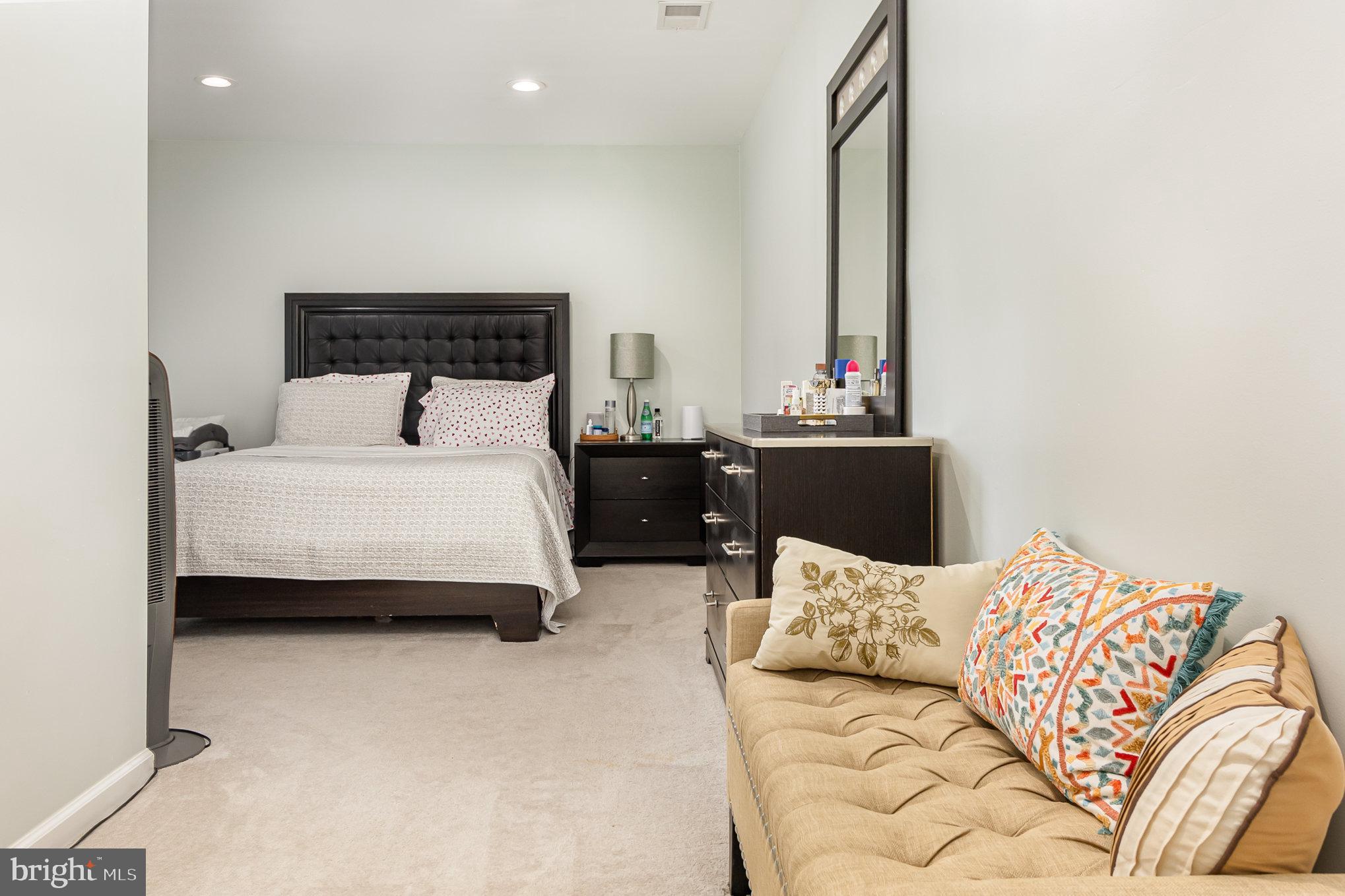 ASHTON VALLEY - Residential Lease