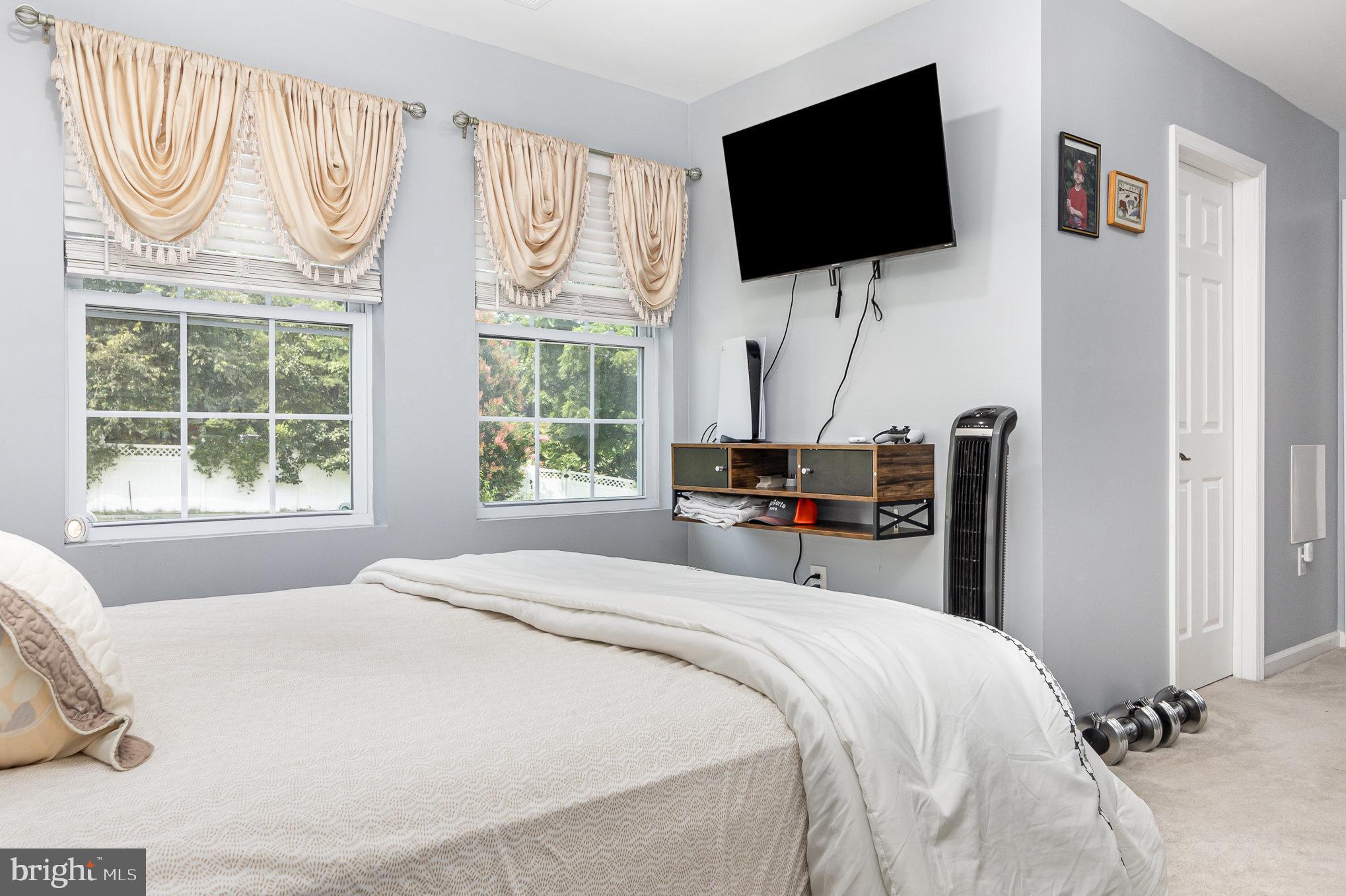 ASHTON VALLEY - Residential Lease