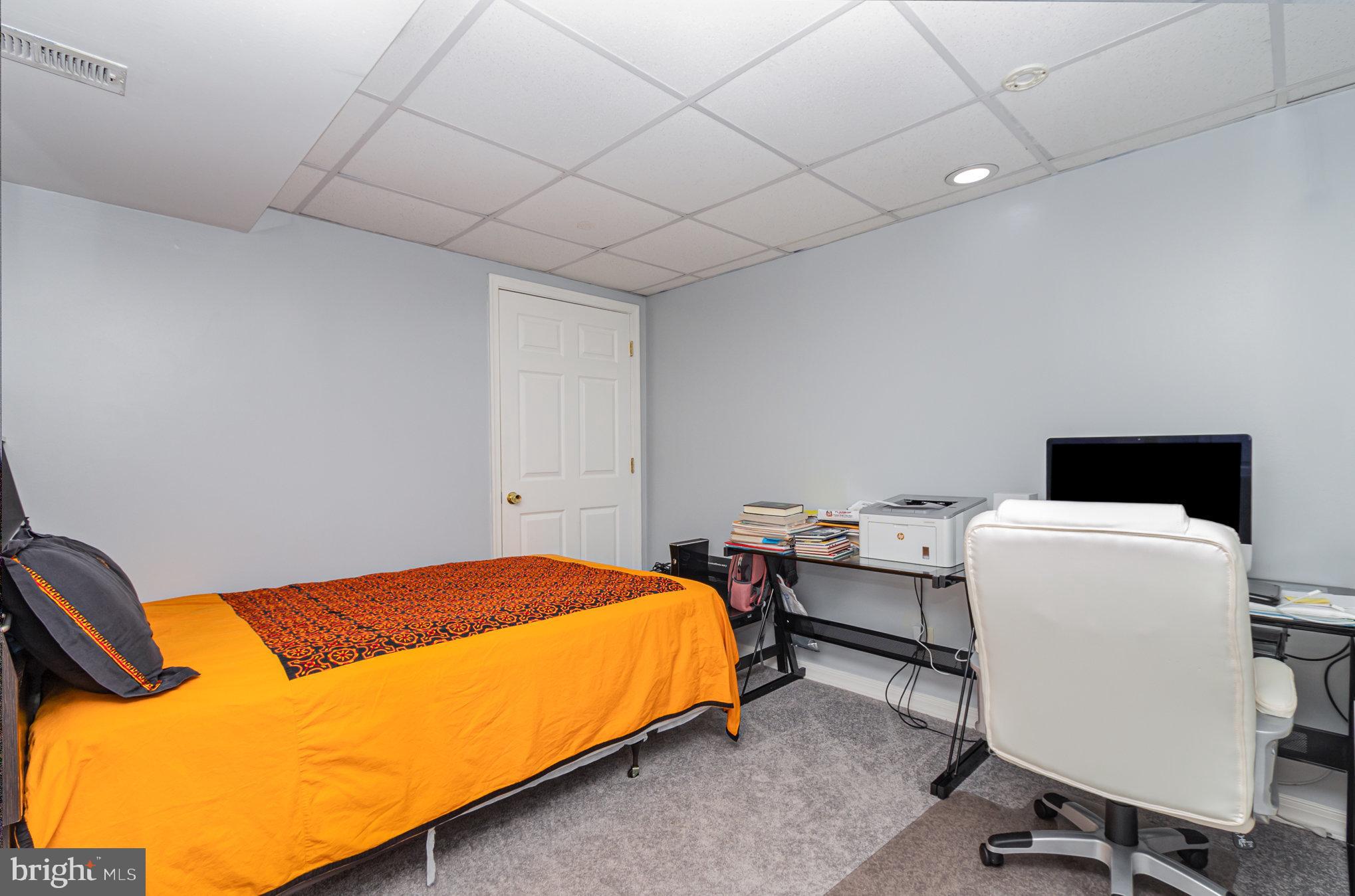 ASHTON VALLEY - Residential Lease