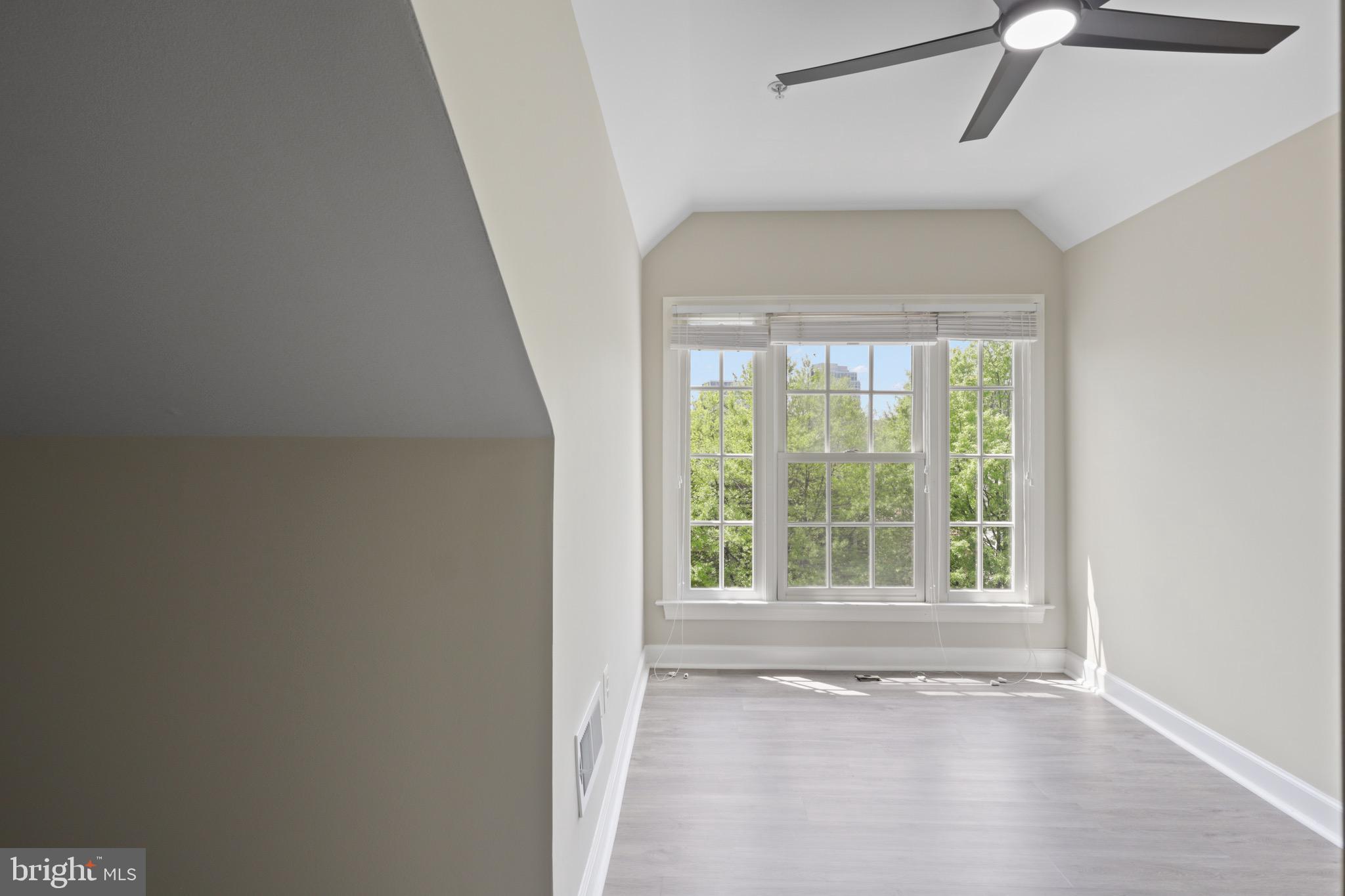 HUNTING RIDGE - Residential