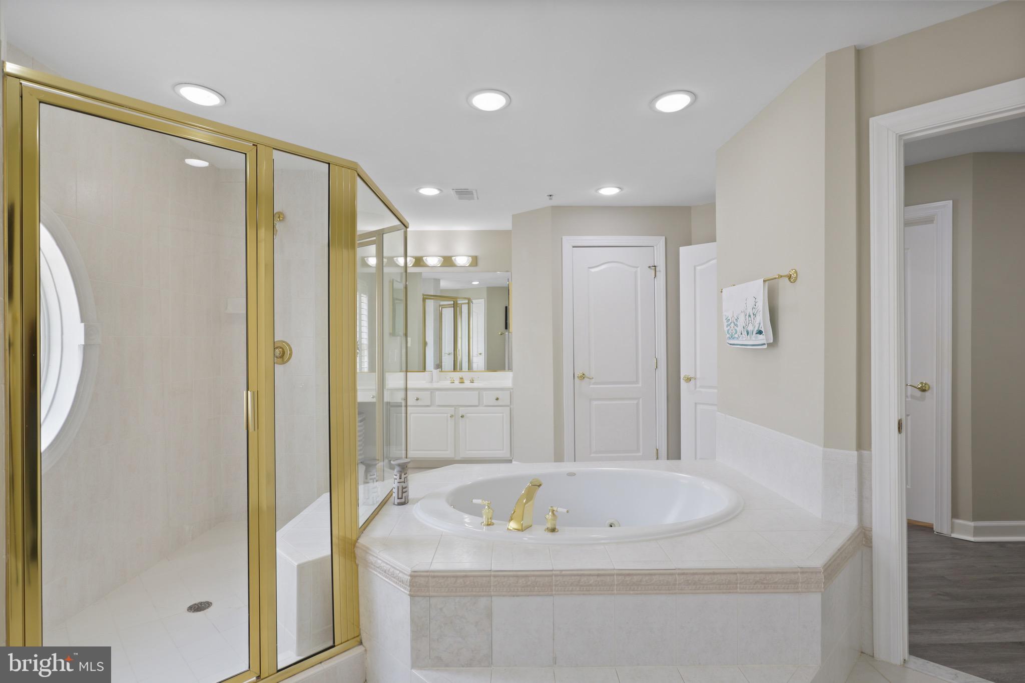 HUNTING RIDGE - Residential