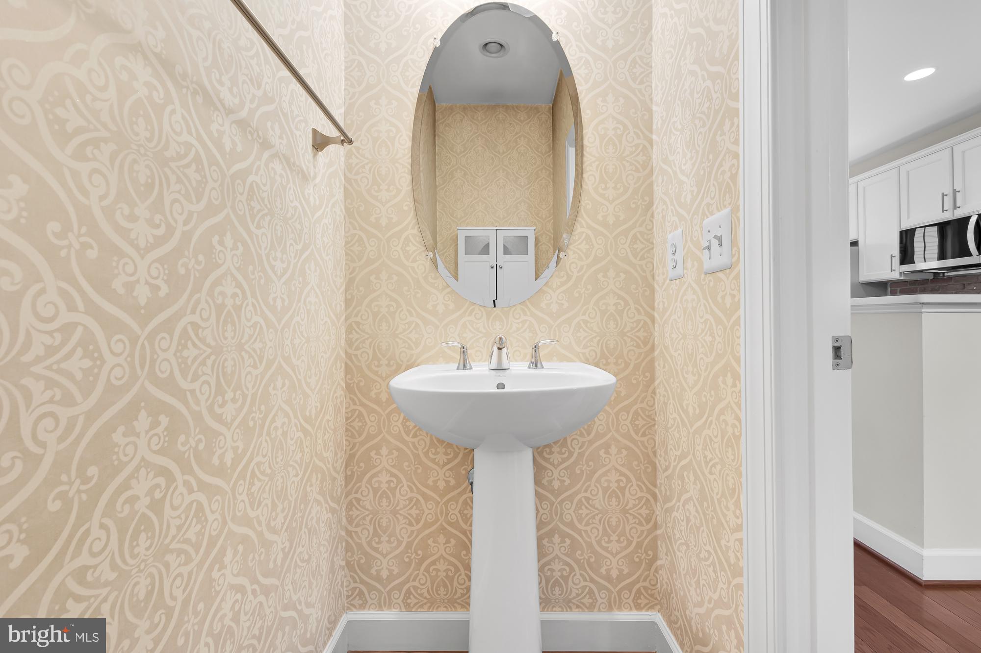 SHIRLINGTON CREST - Residential Lease