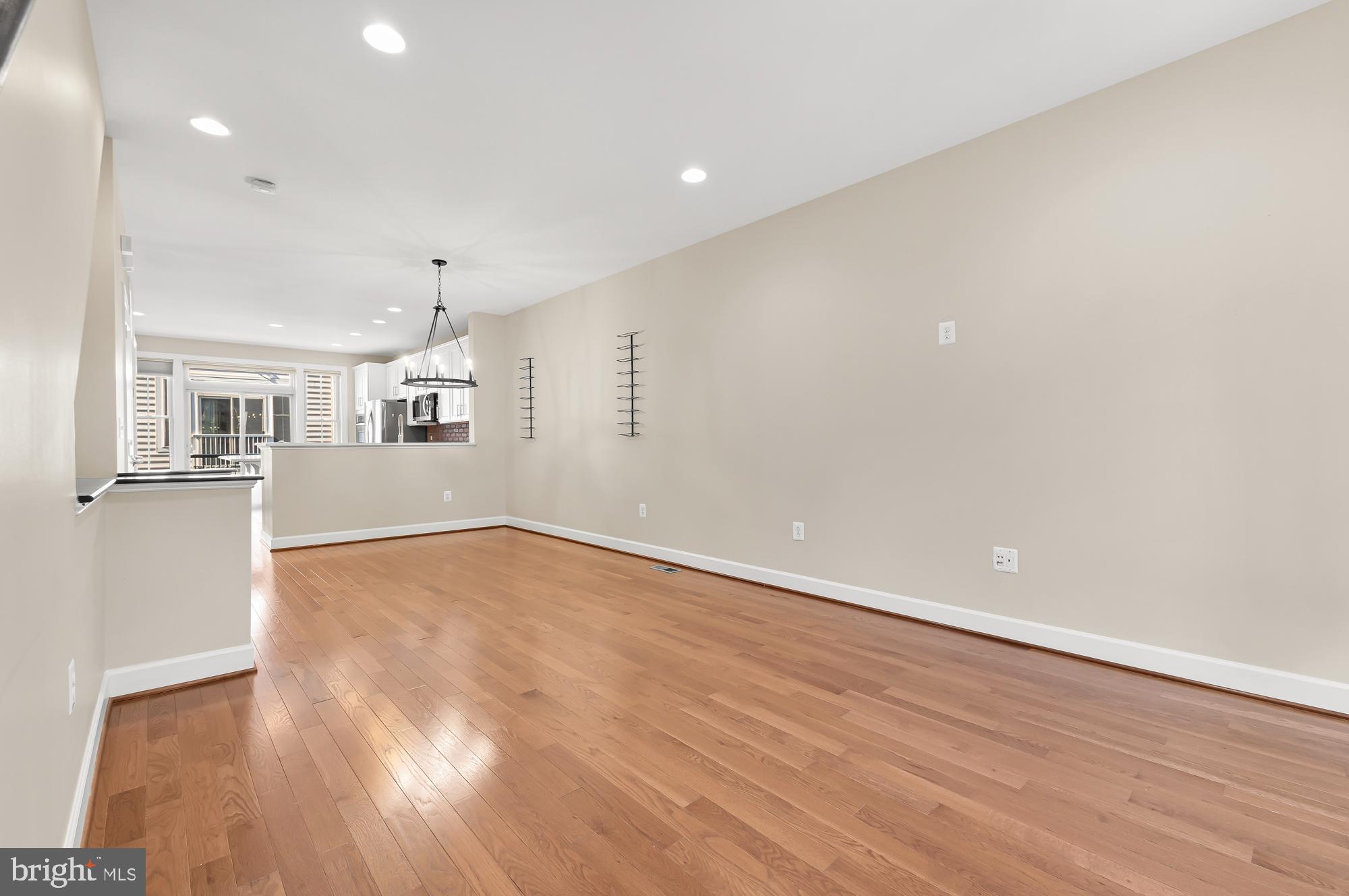 SHIRLINGTON CREST - Residential Lease