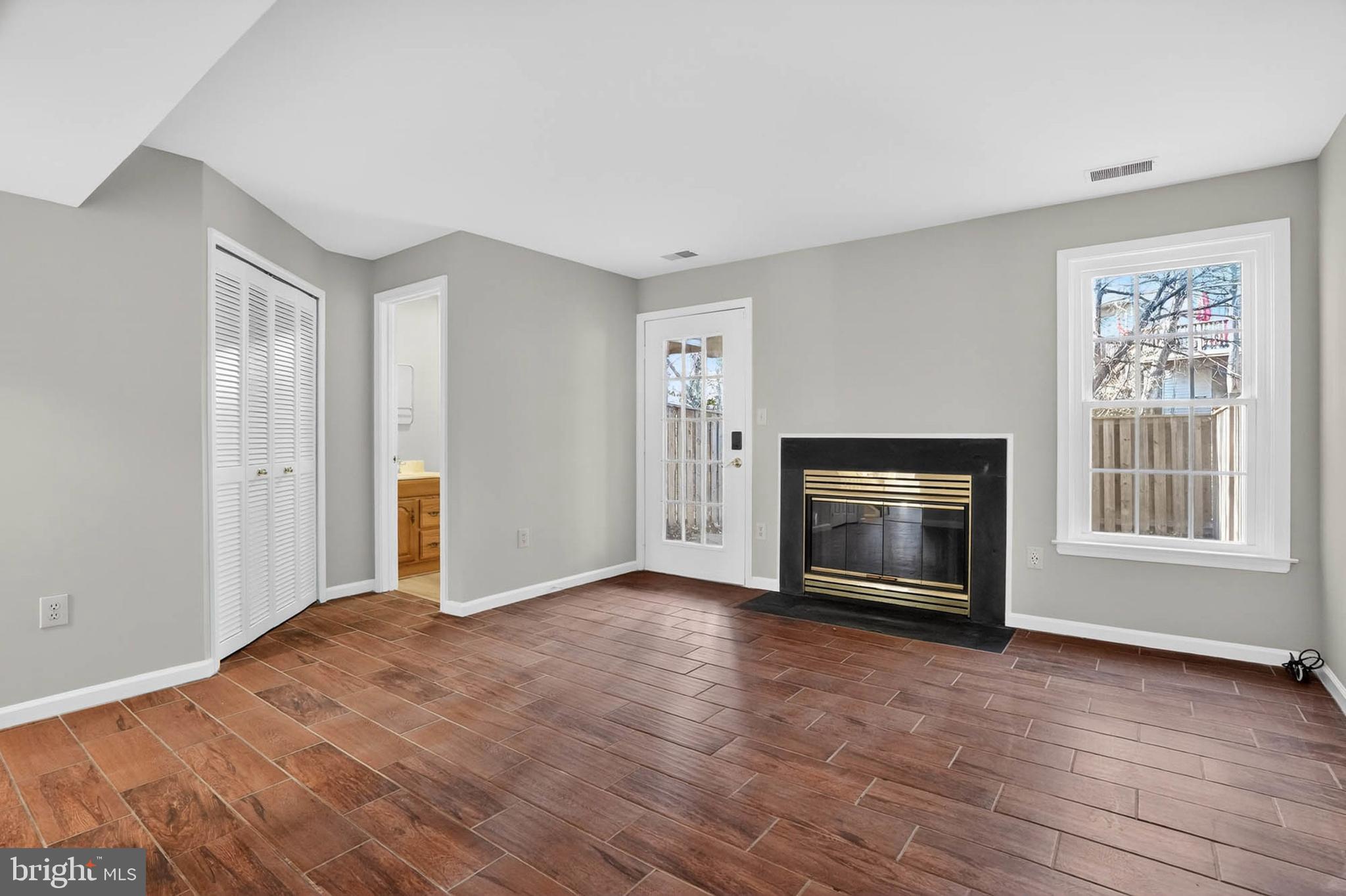 RUSSETT - Residential