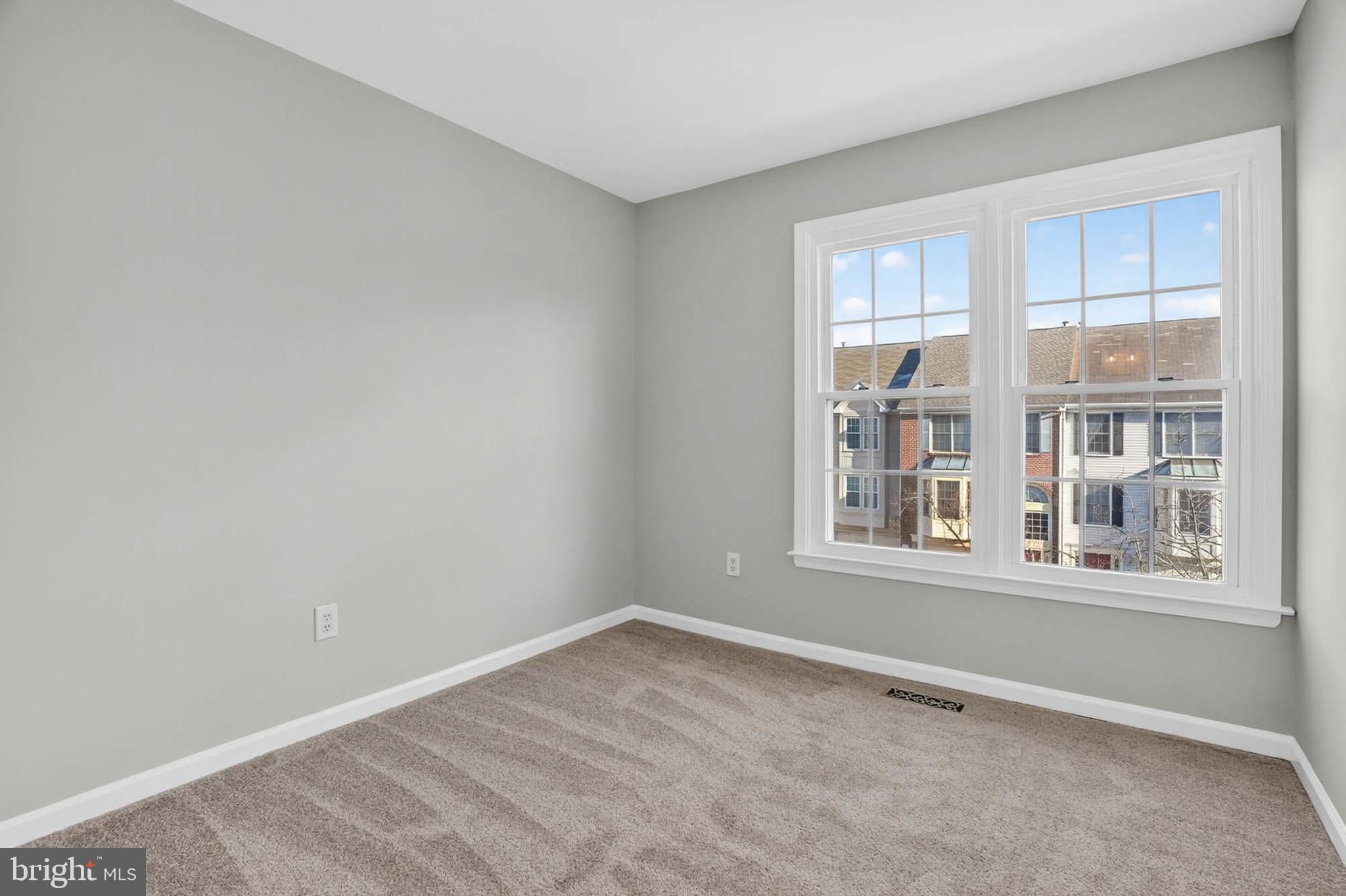 RUSSETT - Residential