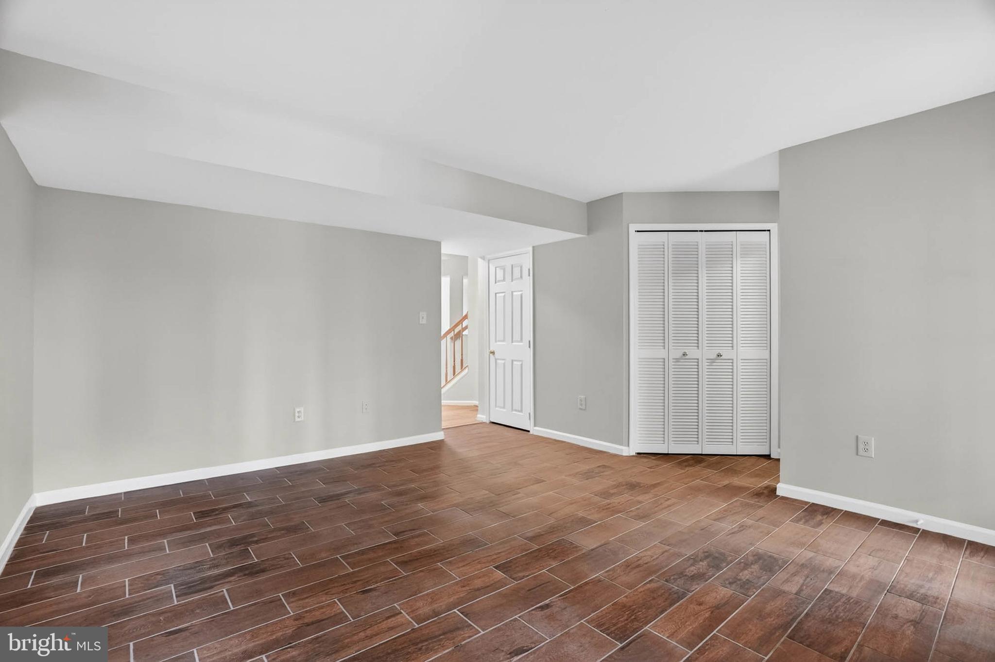 RUSSETT - Residential