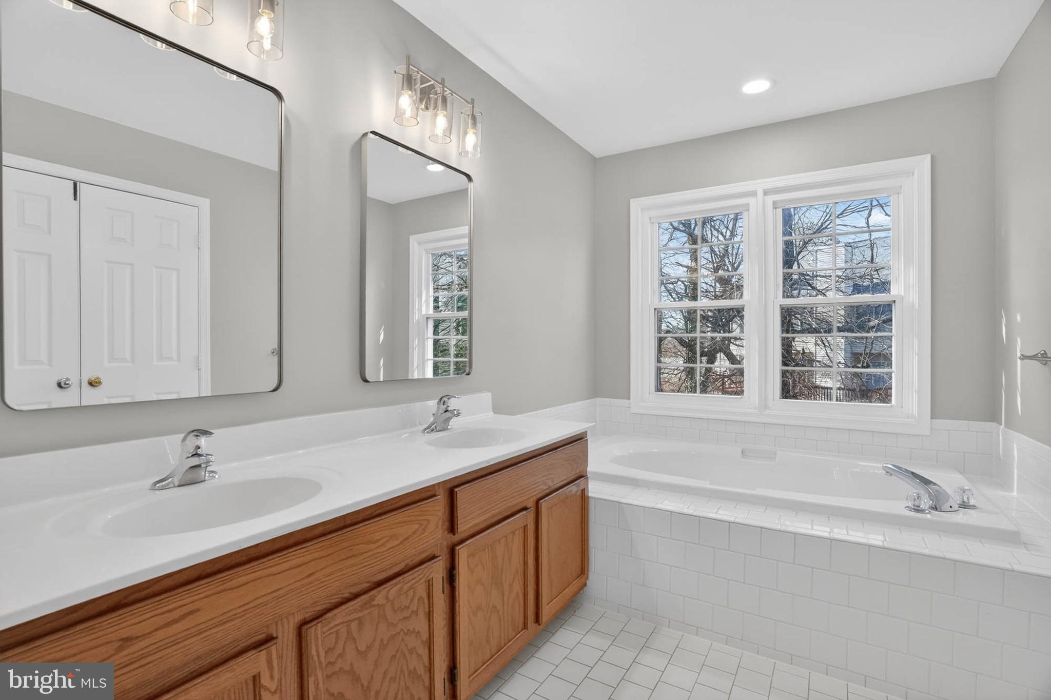 RUSSETT - Residential