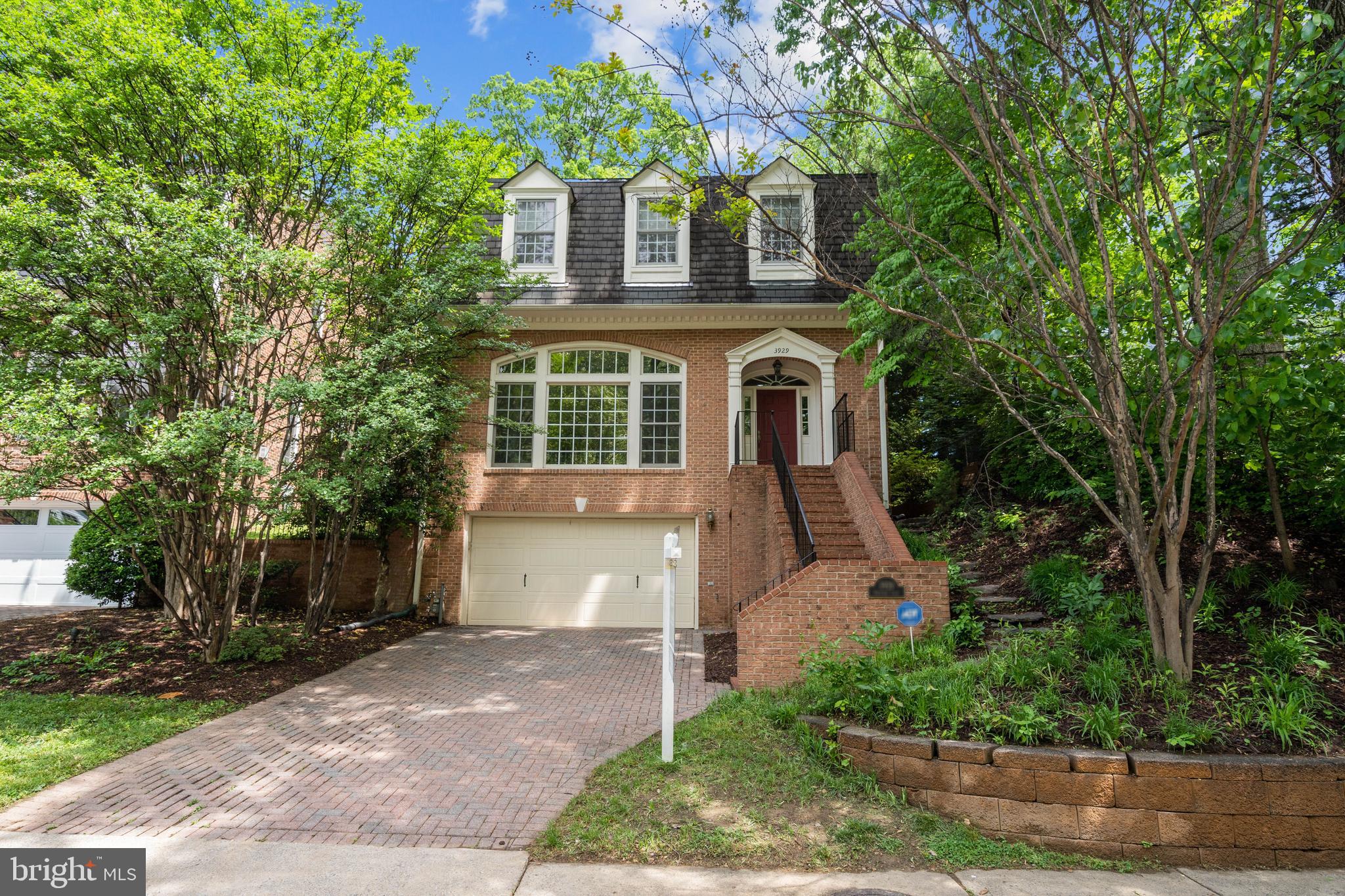 LEE HEIGHTS - Residential