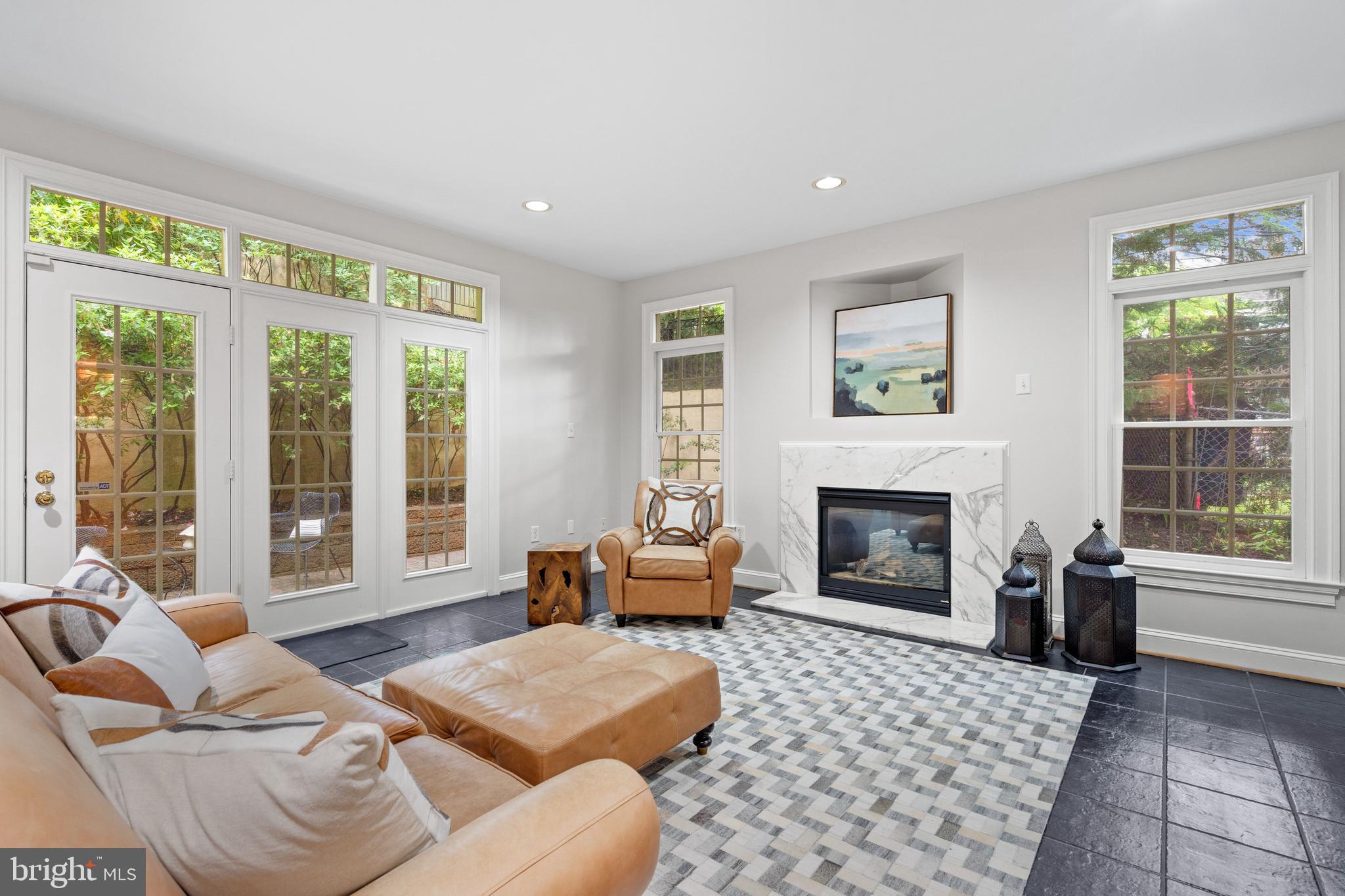 LEE HEIGHTS - Residential