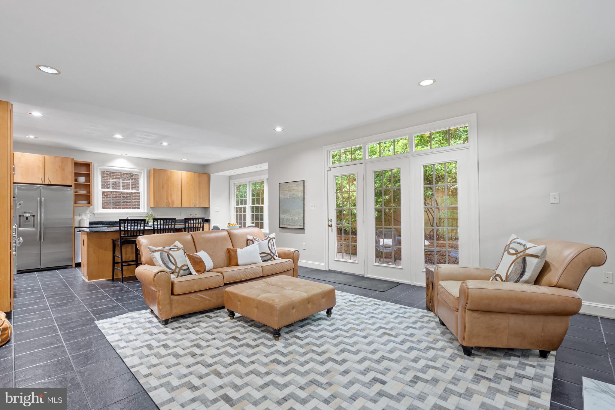 LEE HEIGHTS - Residential