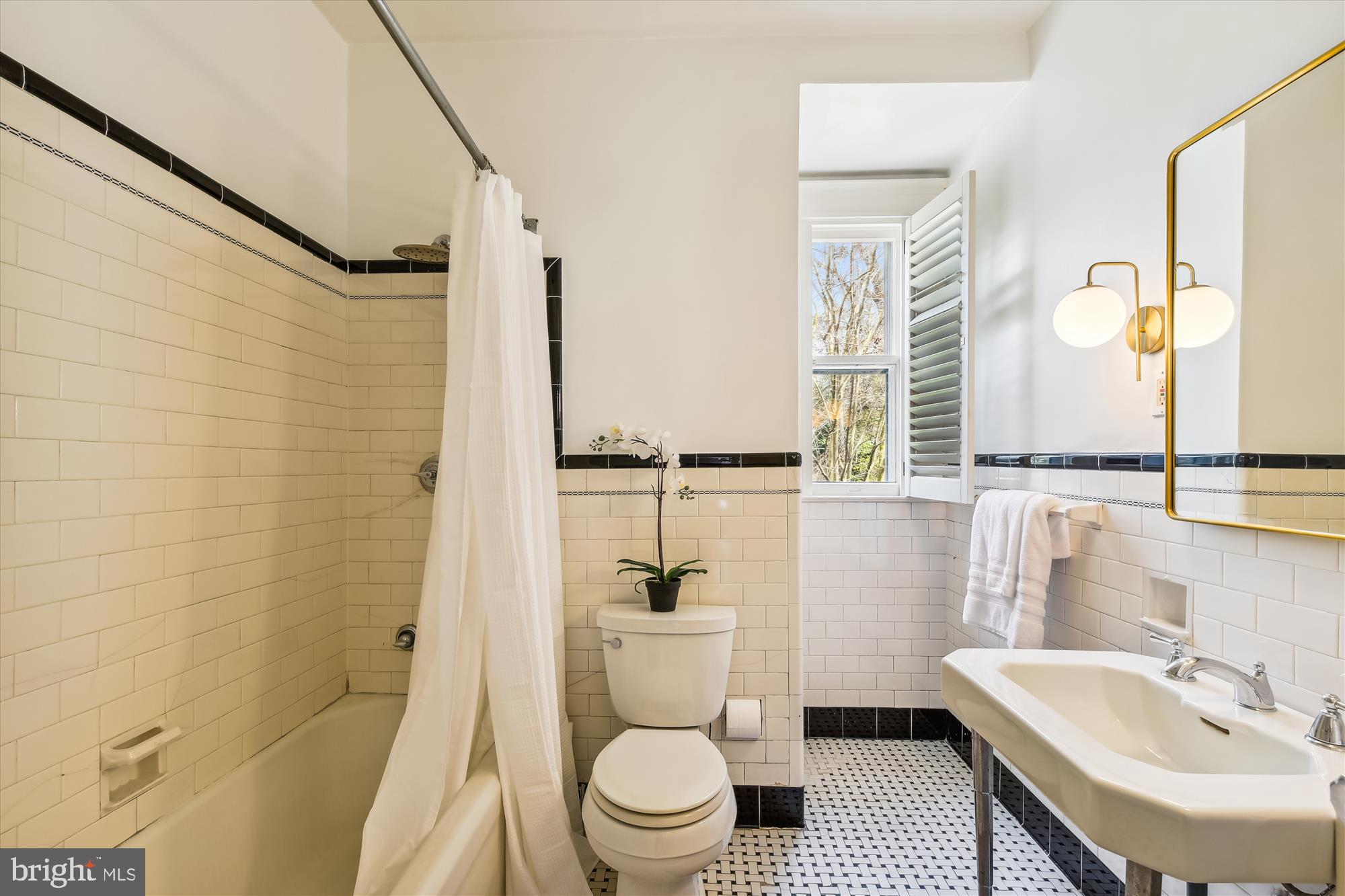 ROLAND PARK - Residential