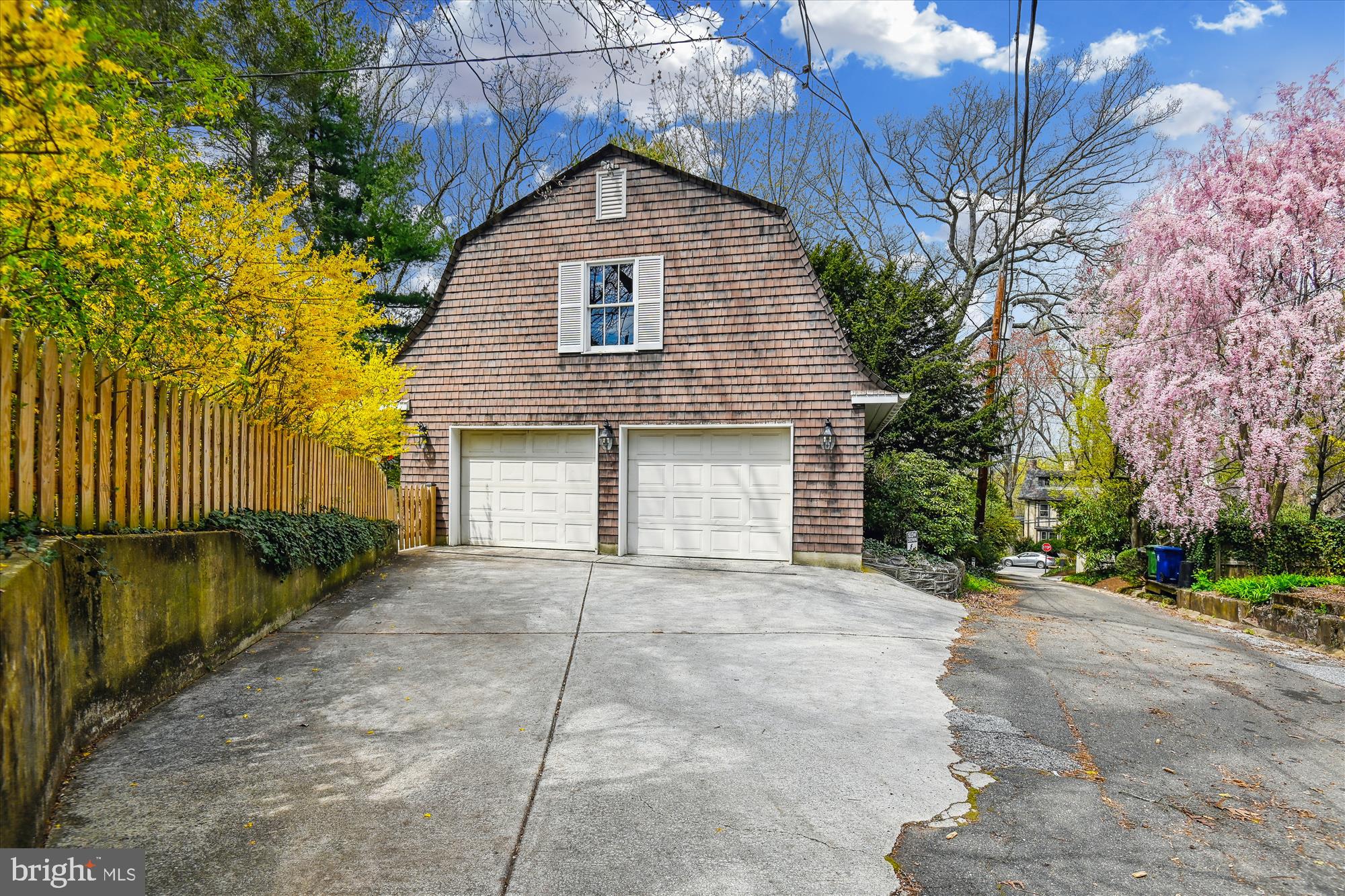 ROLAND PARK - Residential