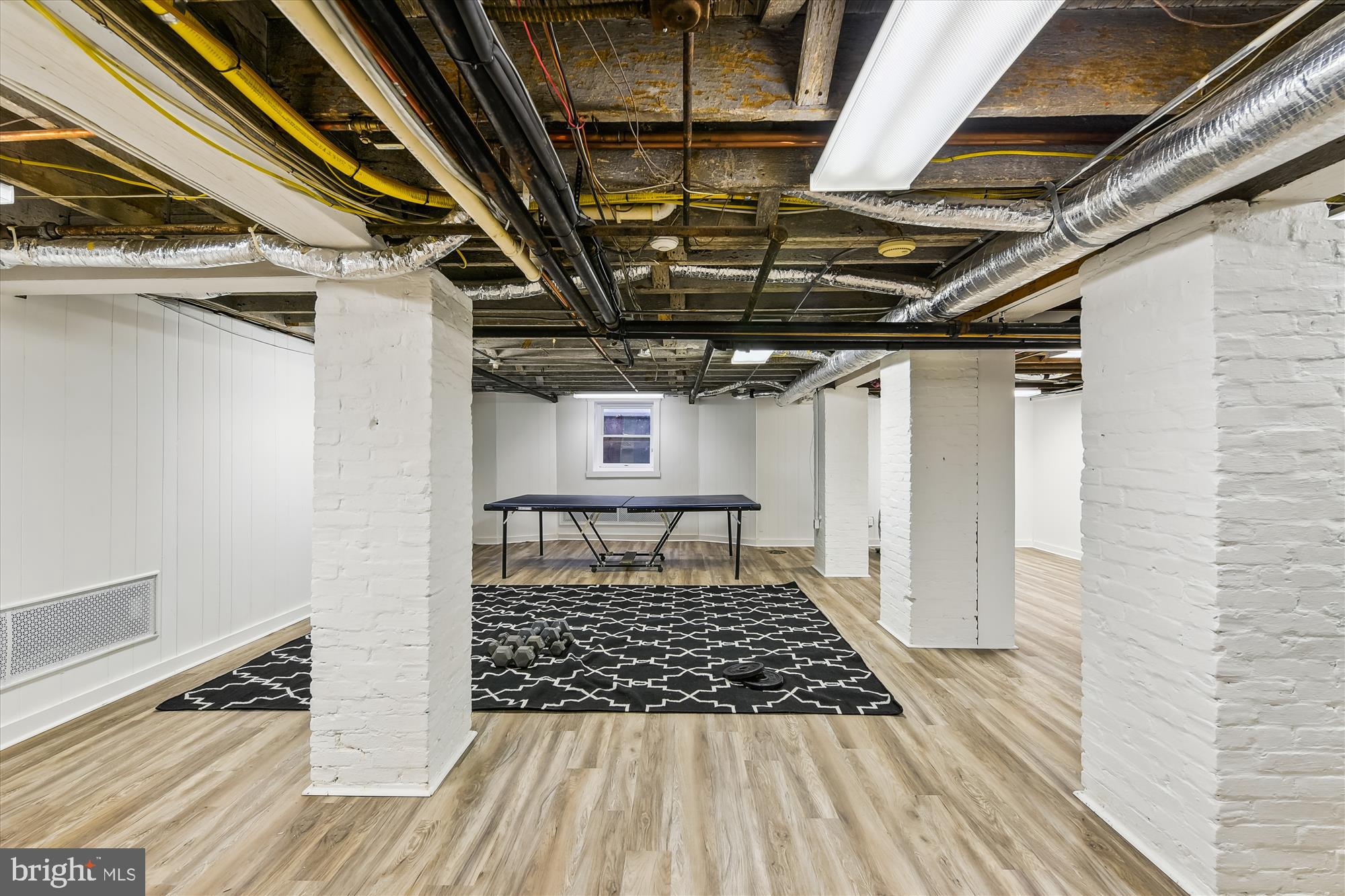 ROLAND PARK - Residential