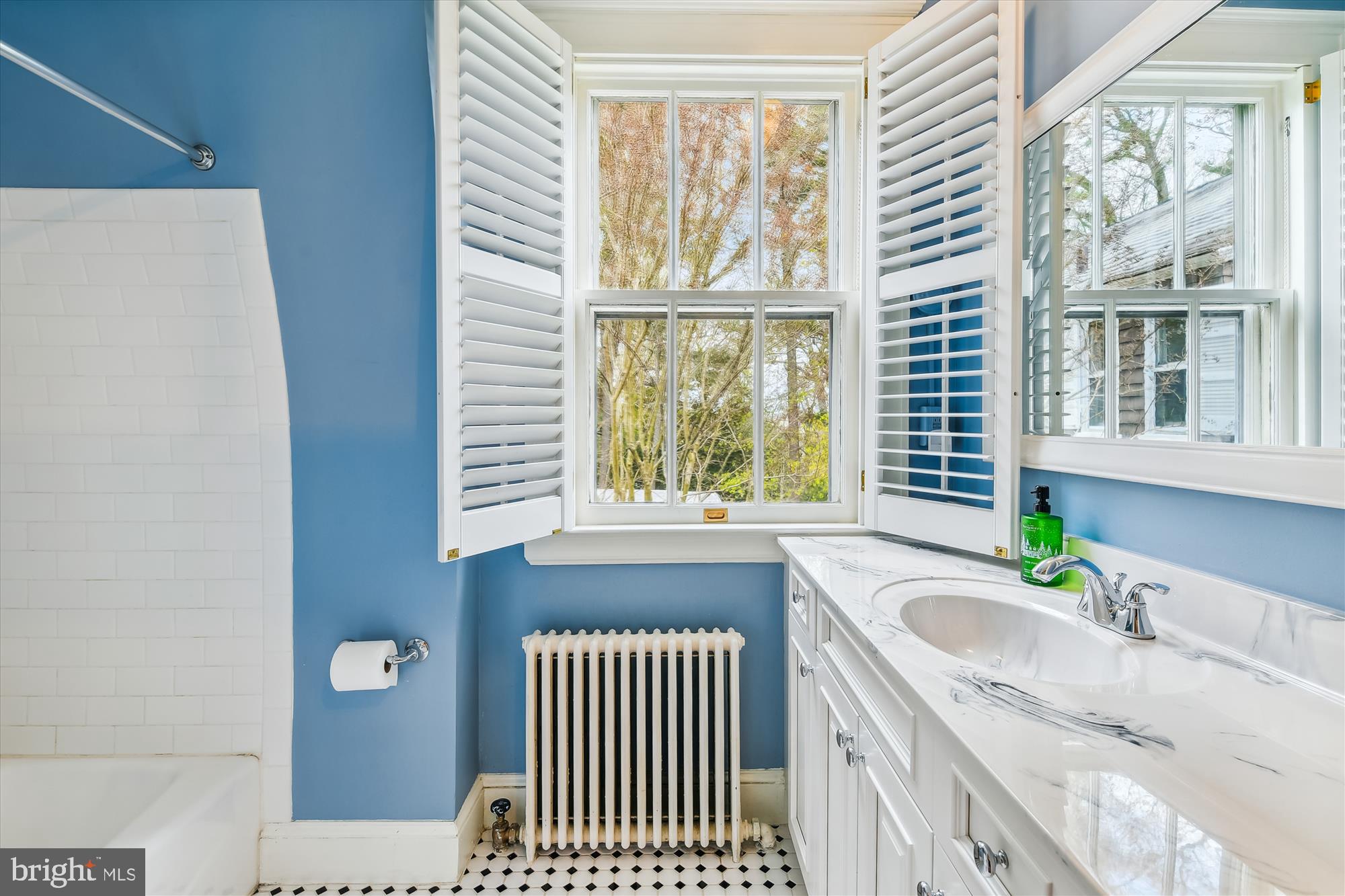 ROLAND PARK - Residential