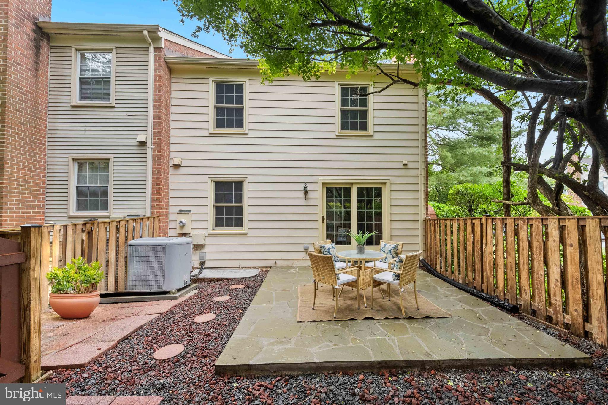 COUNTRY CREEK - Residential