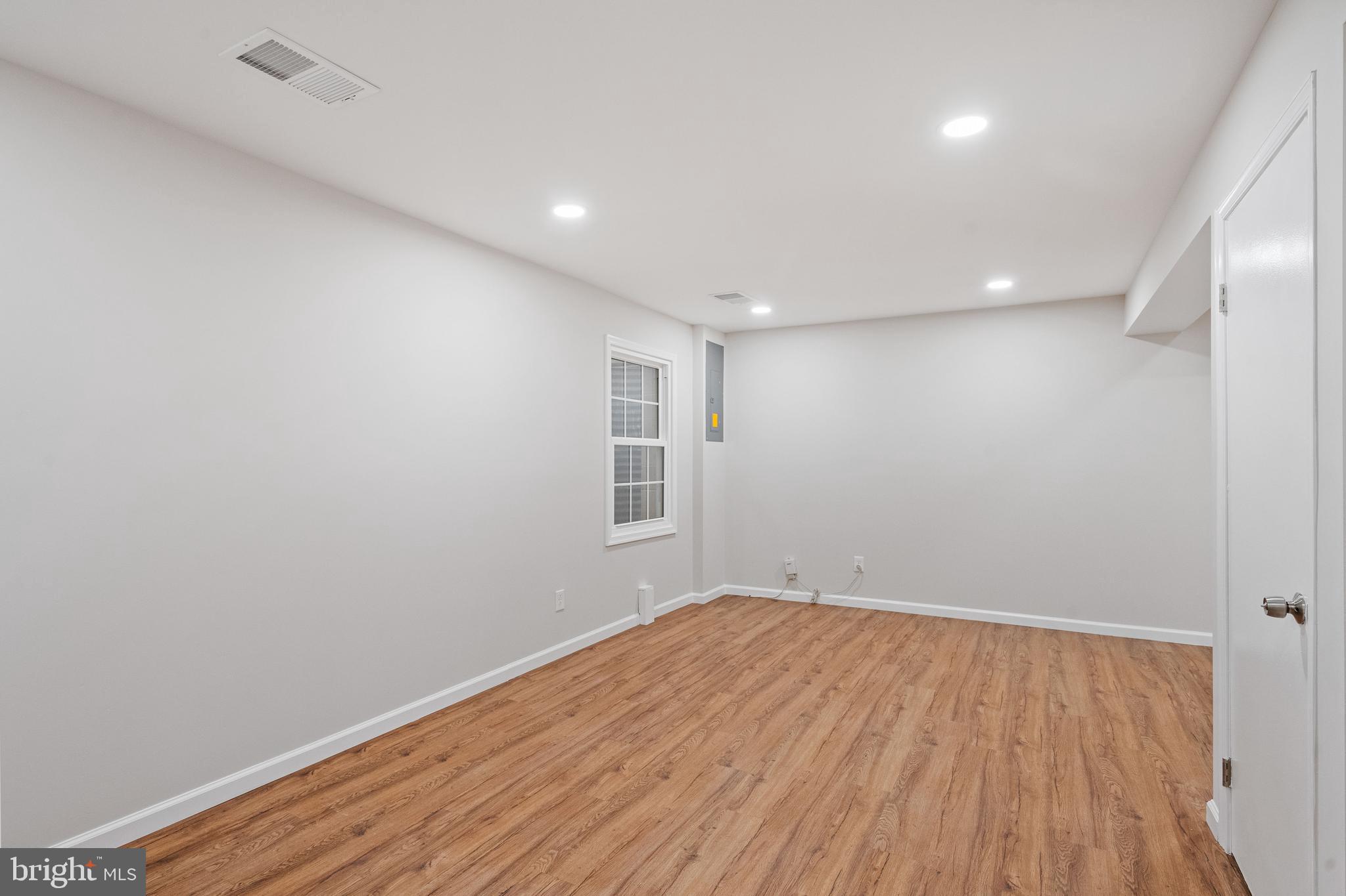 COUNTRY CREEK - Residential