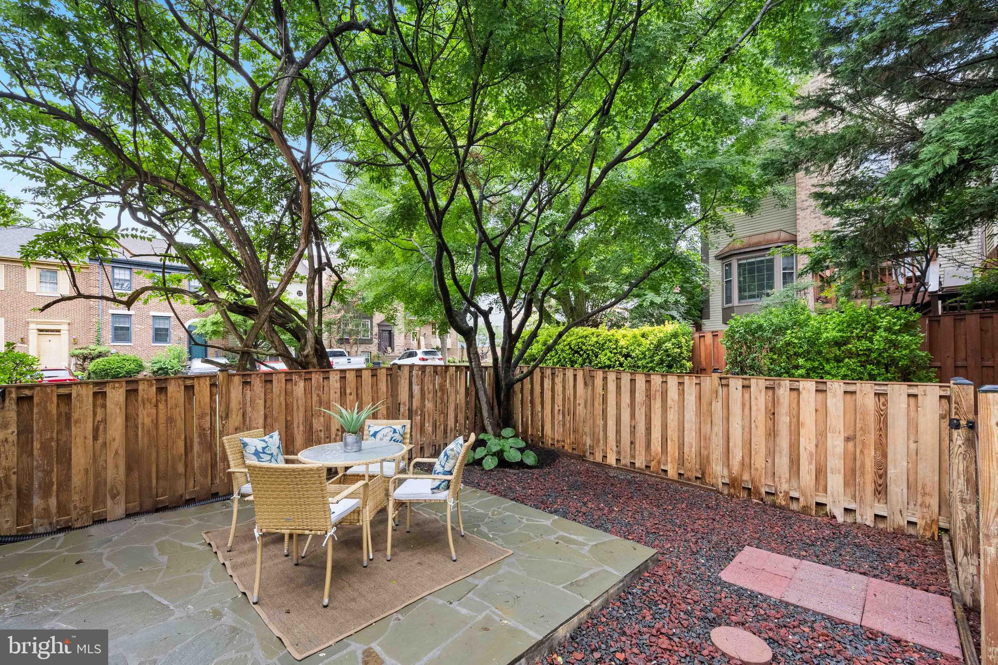 COUNTRY CREEK - Residential