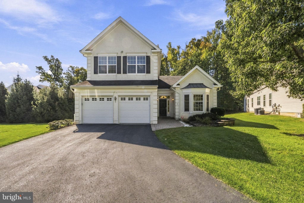Photo of 5 Ascot Court, KENDALL PARK, NJ 08824 (MLS # NJMX2013466)