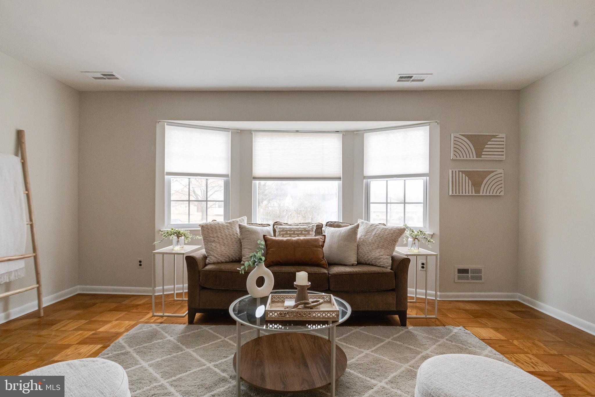 KINGS POINT - Residential