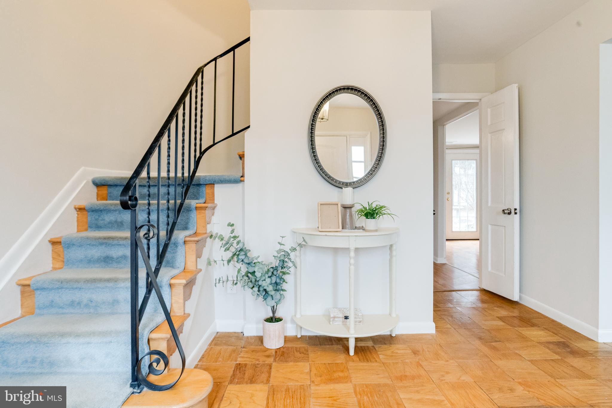 KINGS POINT - Residential