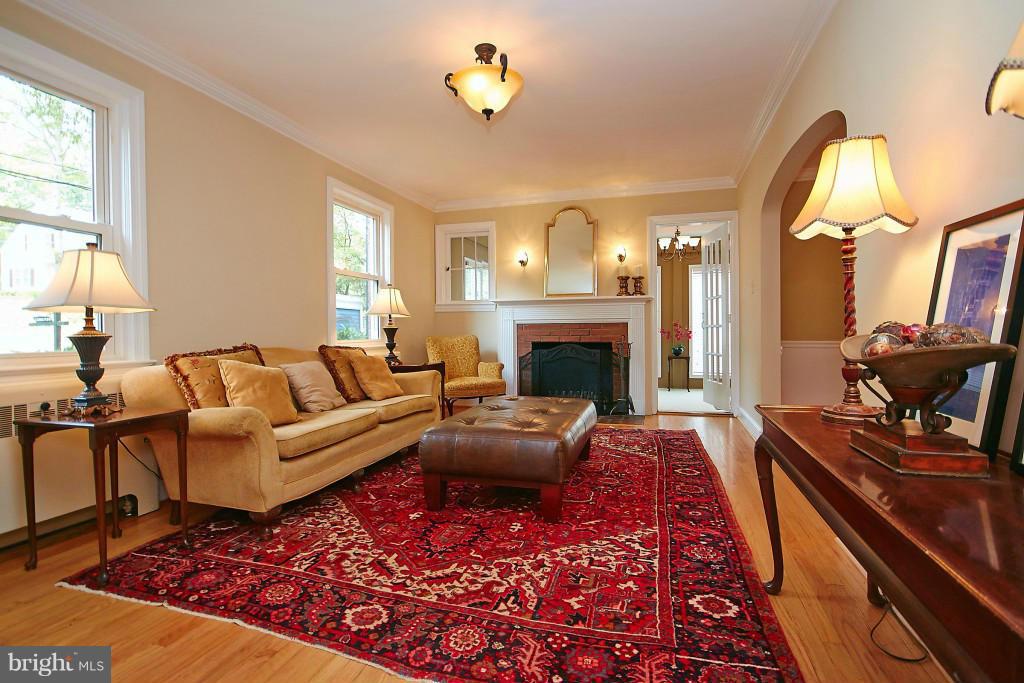 COUNTRY CLUB - Residential