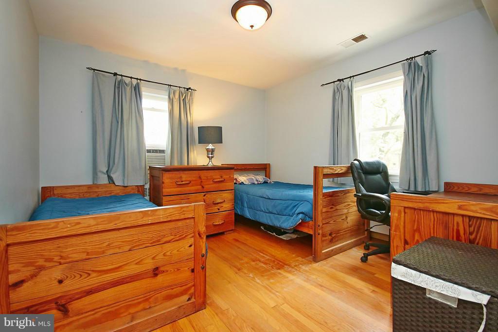 COUNTRY CLUB - Residential