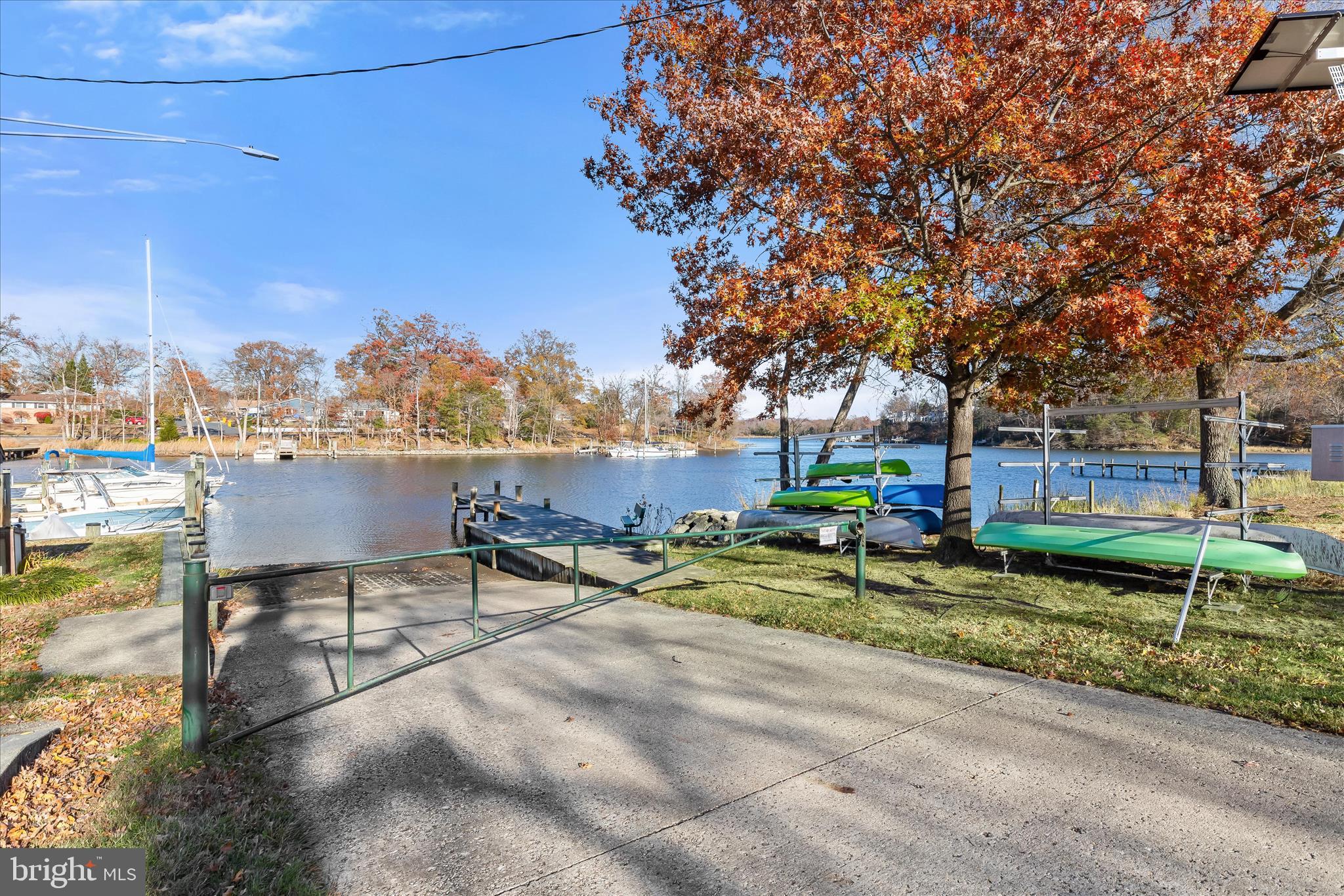 WOODLAND BEACH - Residential