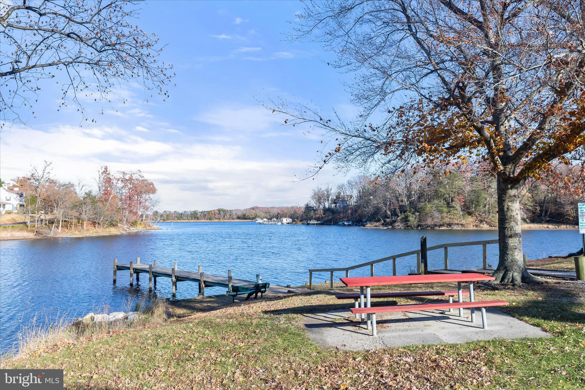 WOODLAND BEACH - Residential