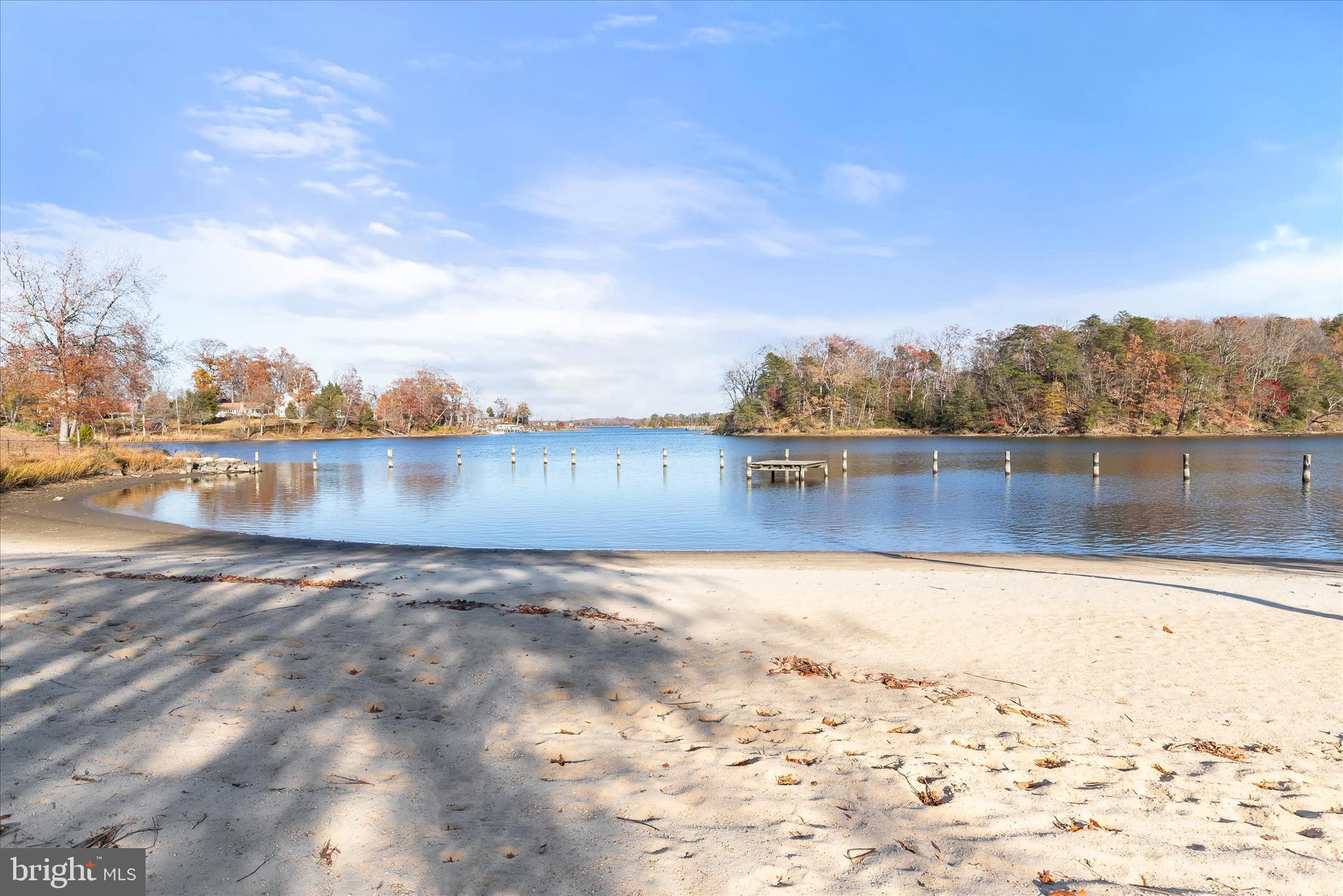 WOODLAND BEACH - Residential