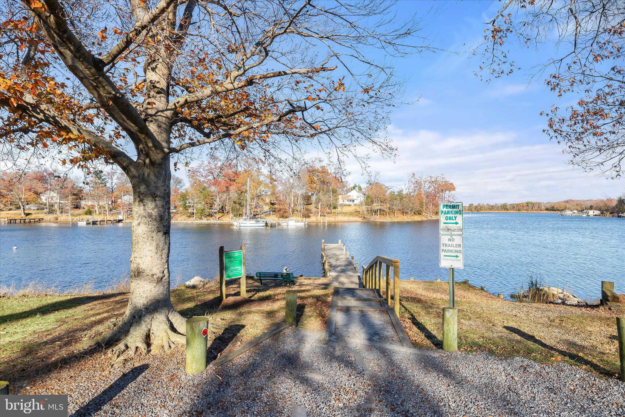 WOODLAND BEACH - Residential
