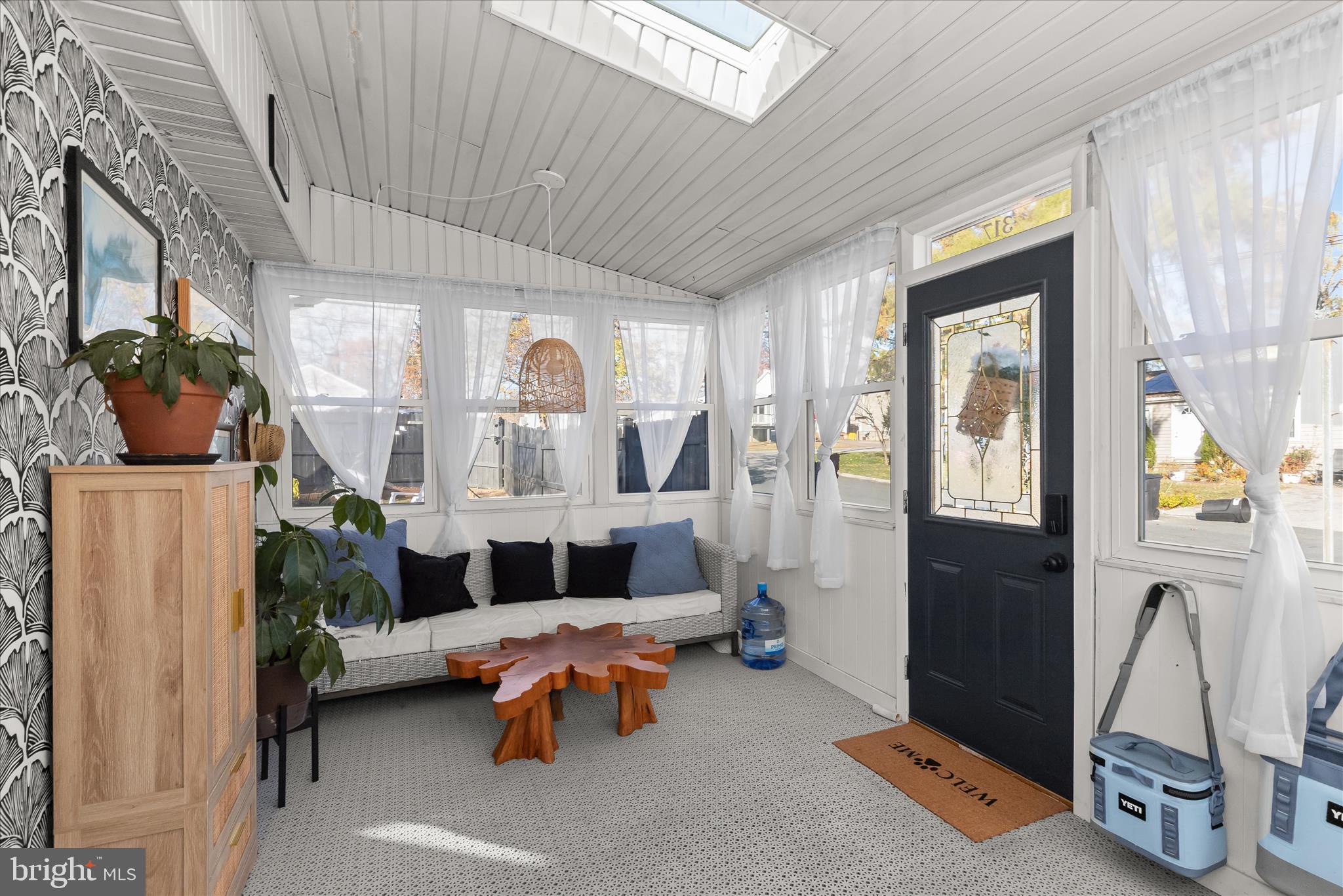 WOODLAND BEACH - Residential