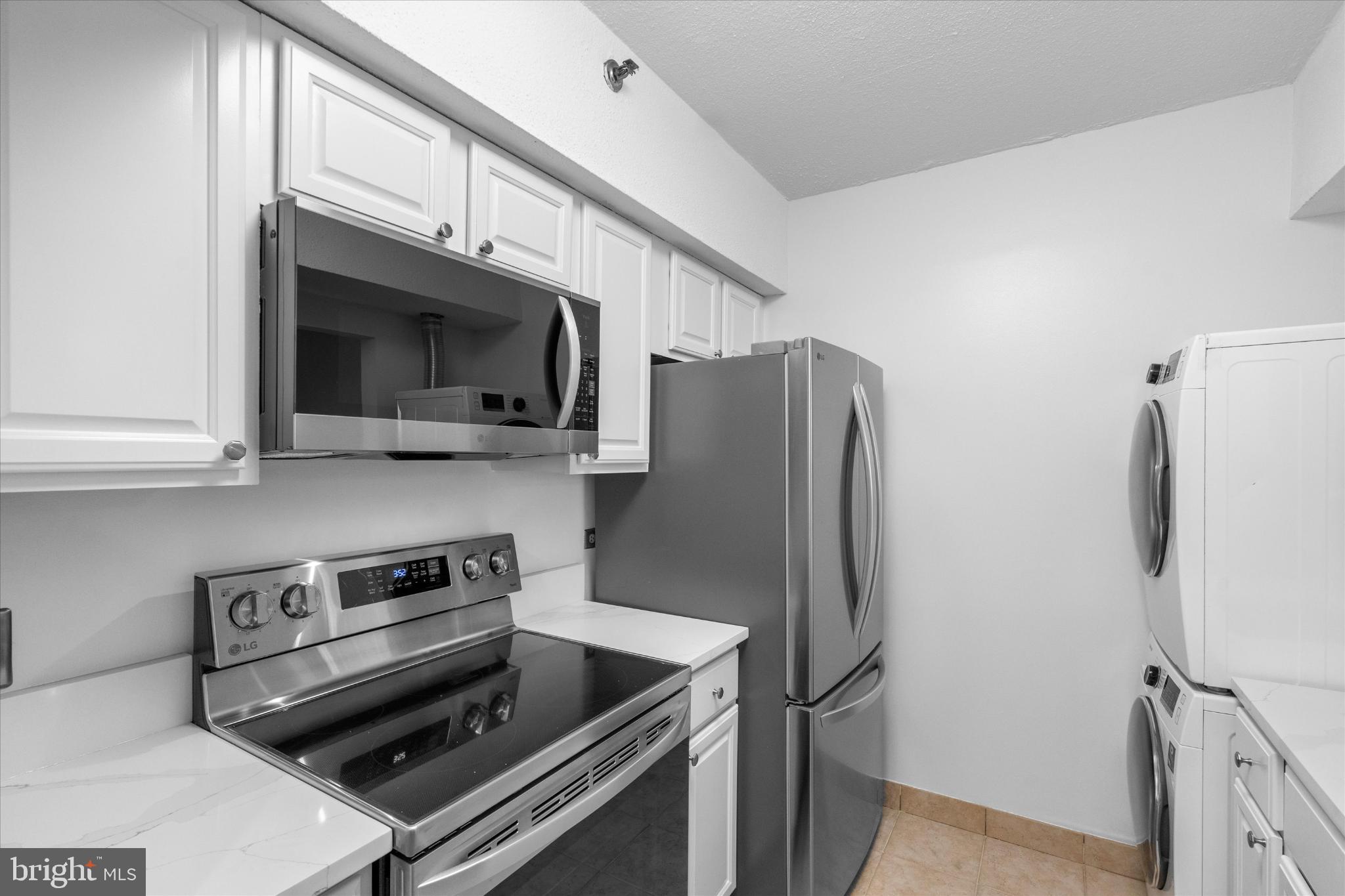 SKYLINE SQUARE CONDO - Residential Lease