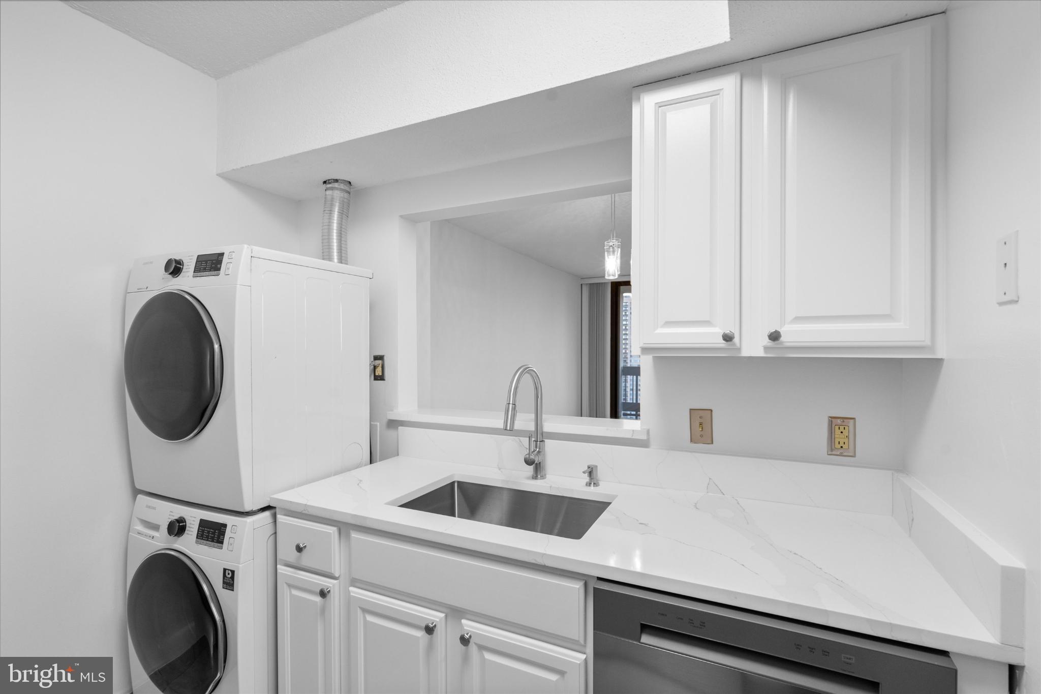 SKYLINE SQUARE CONDO - Residential Lease