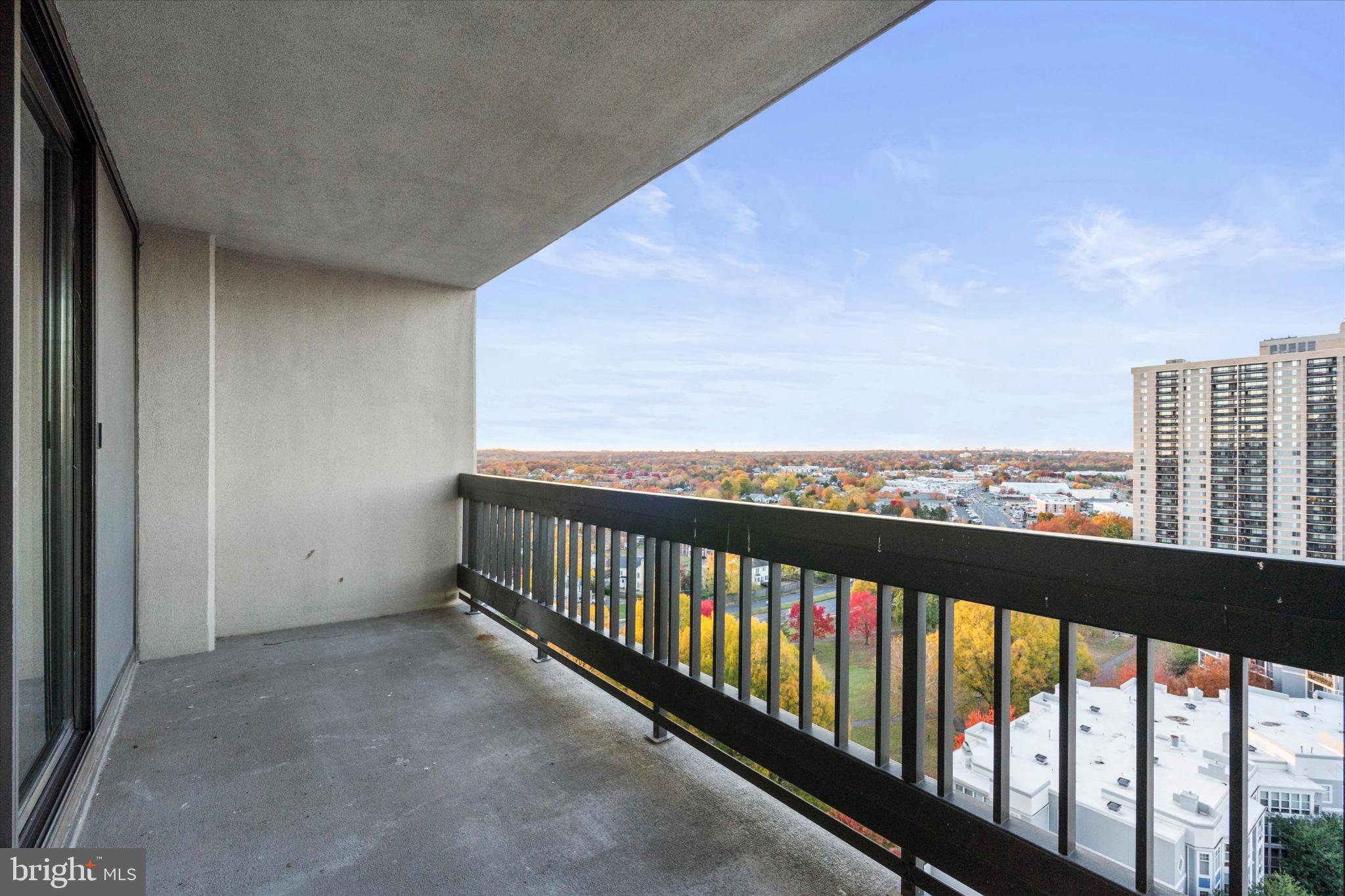 SKYLINE SQUARE CONDO - Residential Lease