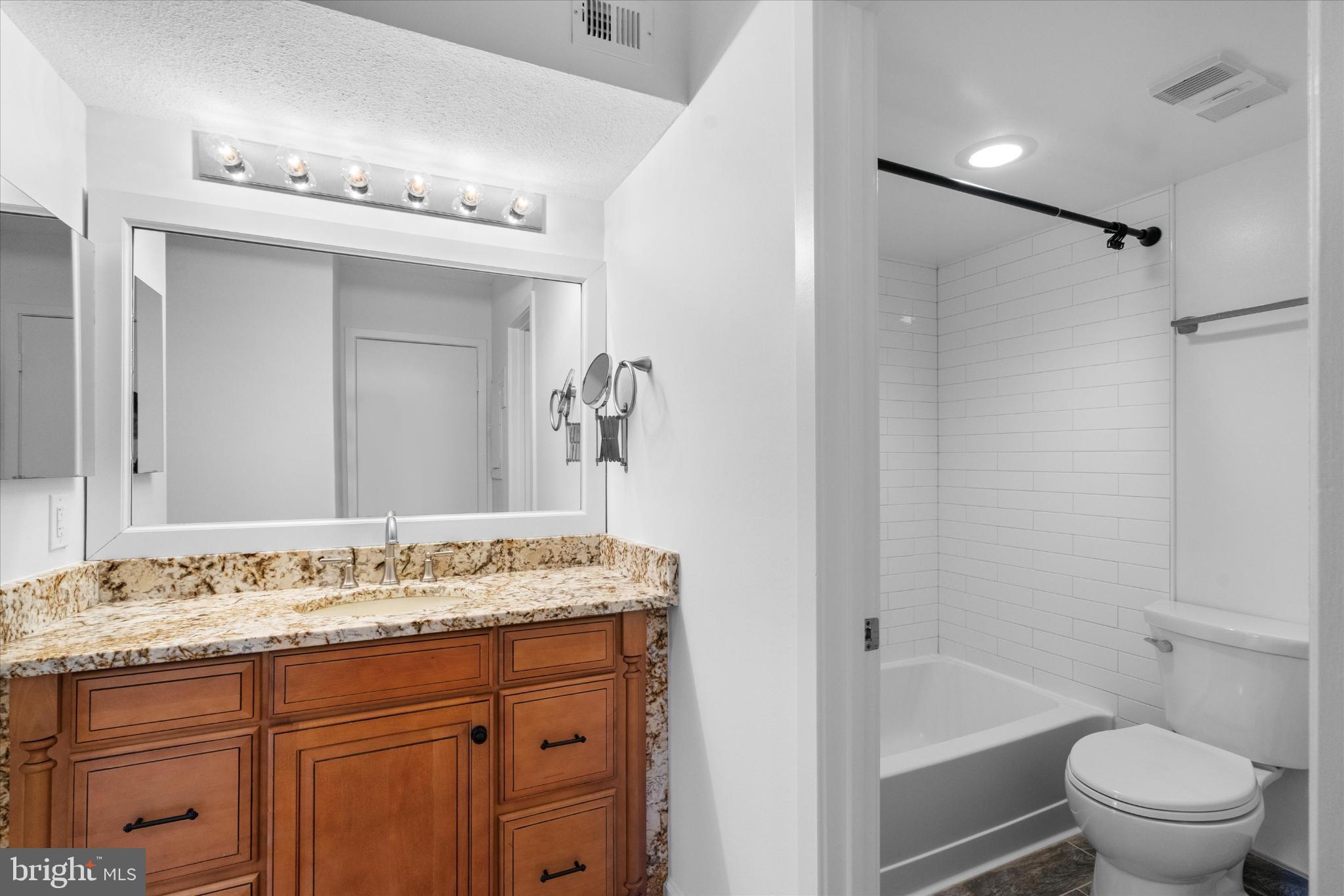 SKYLINE SQUARE CONDO - Residential Lease