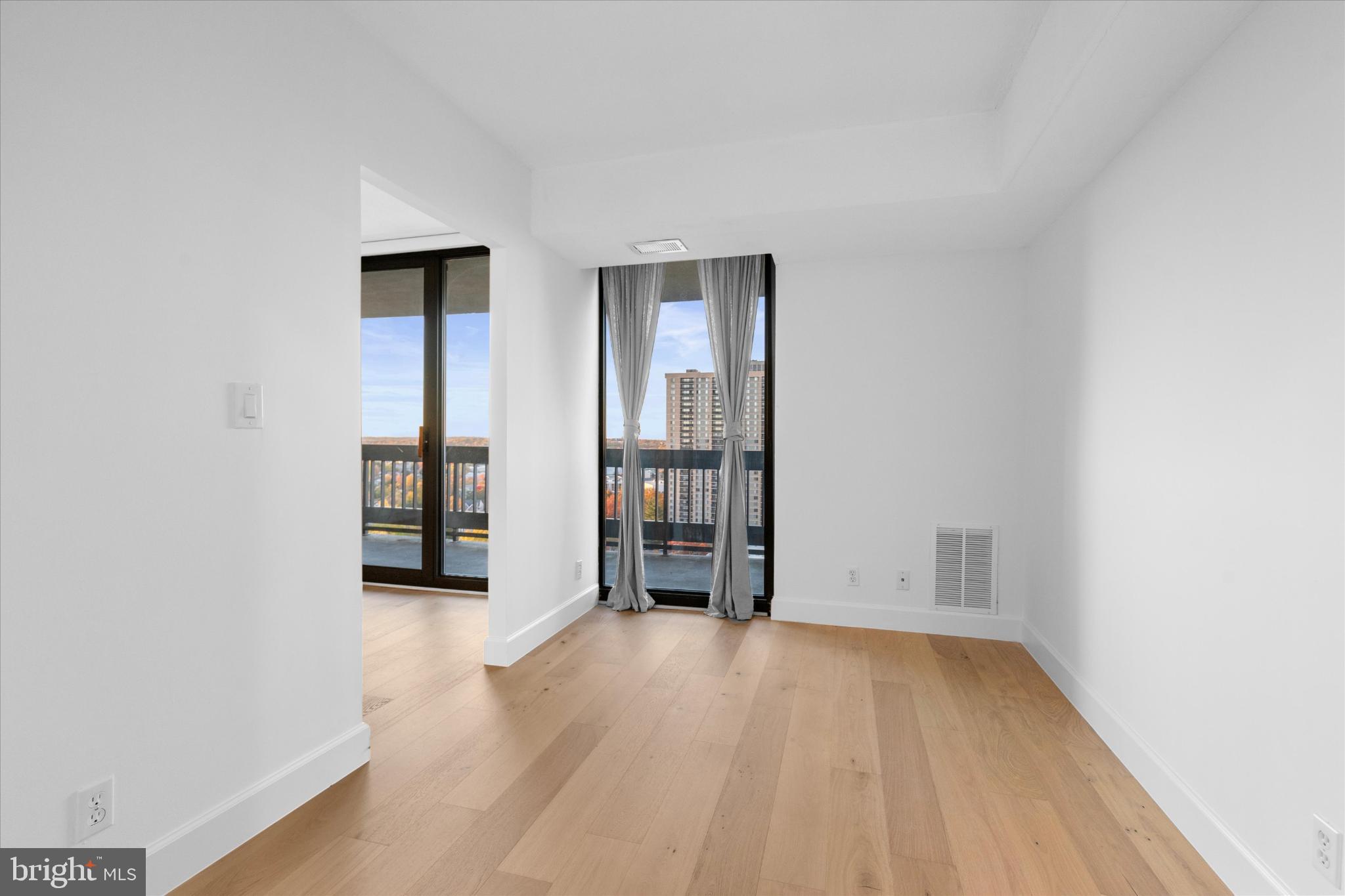 SKYLINE SQUARE CONDO - Residential Lease