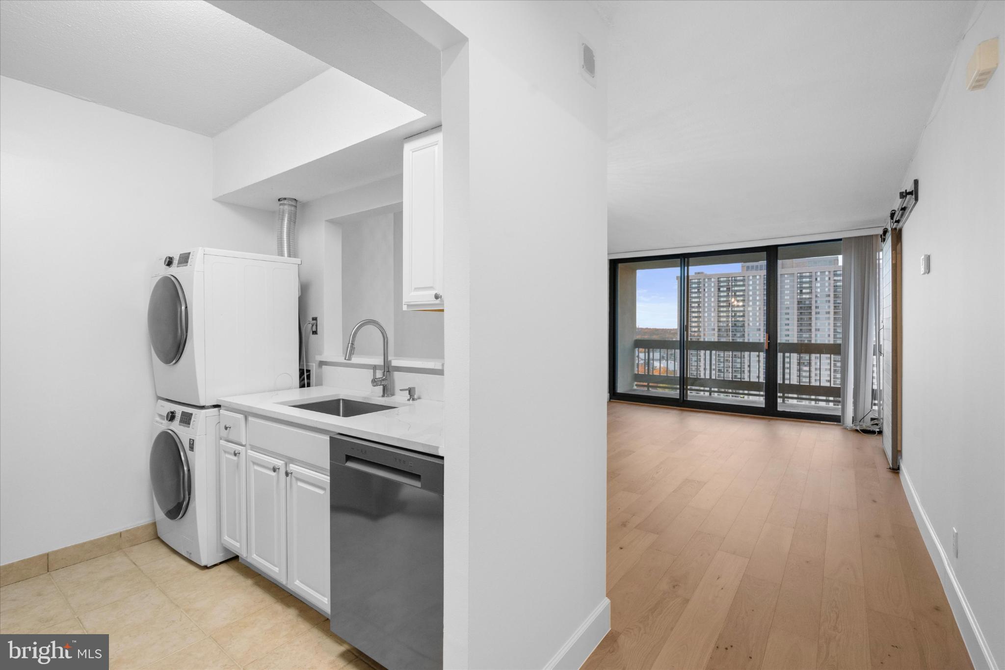 SKYLINE SQUARE CONDO - Residential Lease