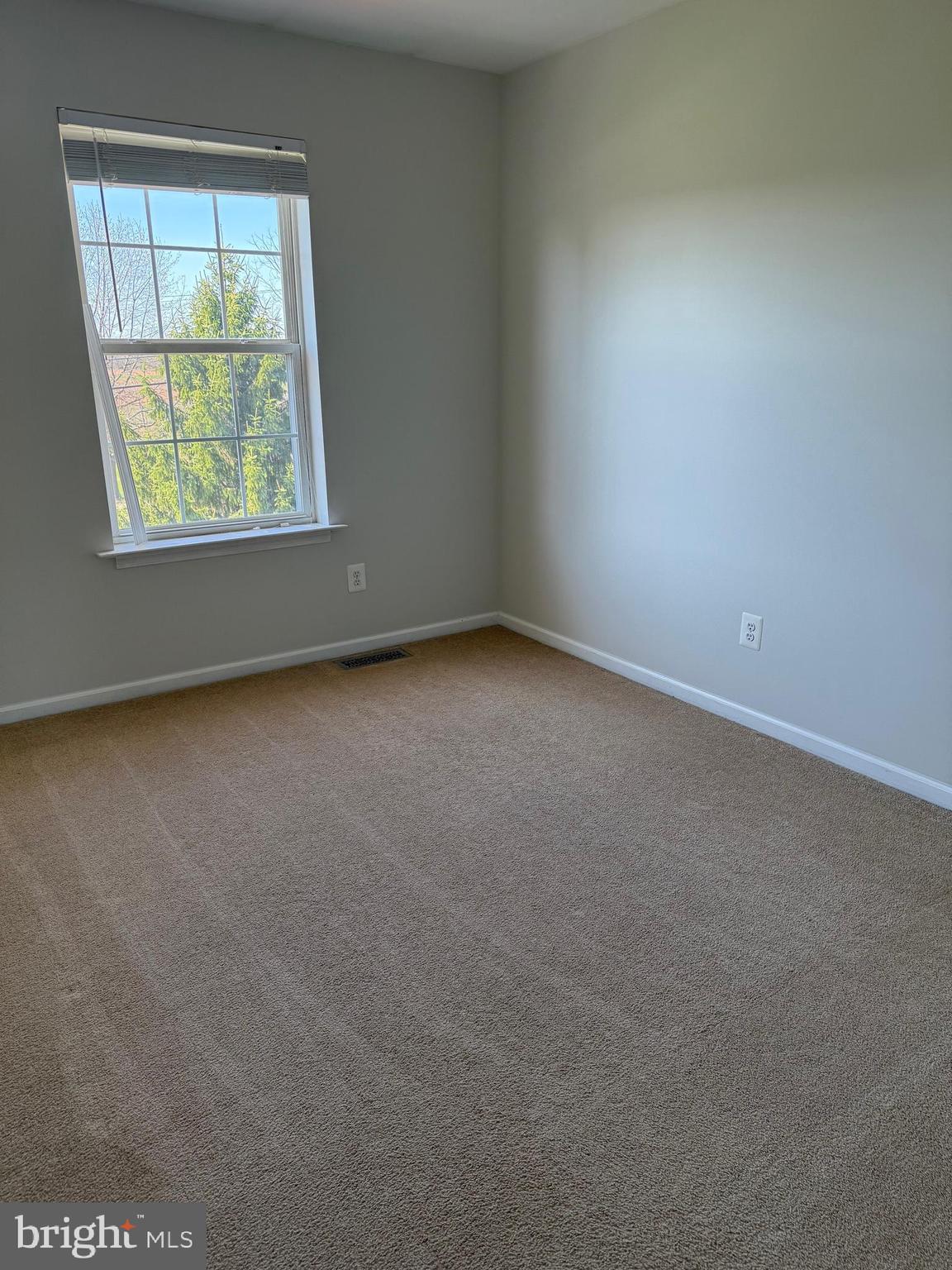 FAIRLAWN COURT - Residential Lease