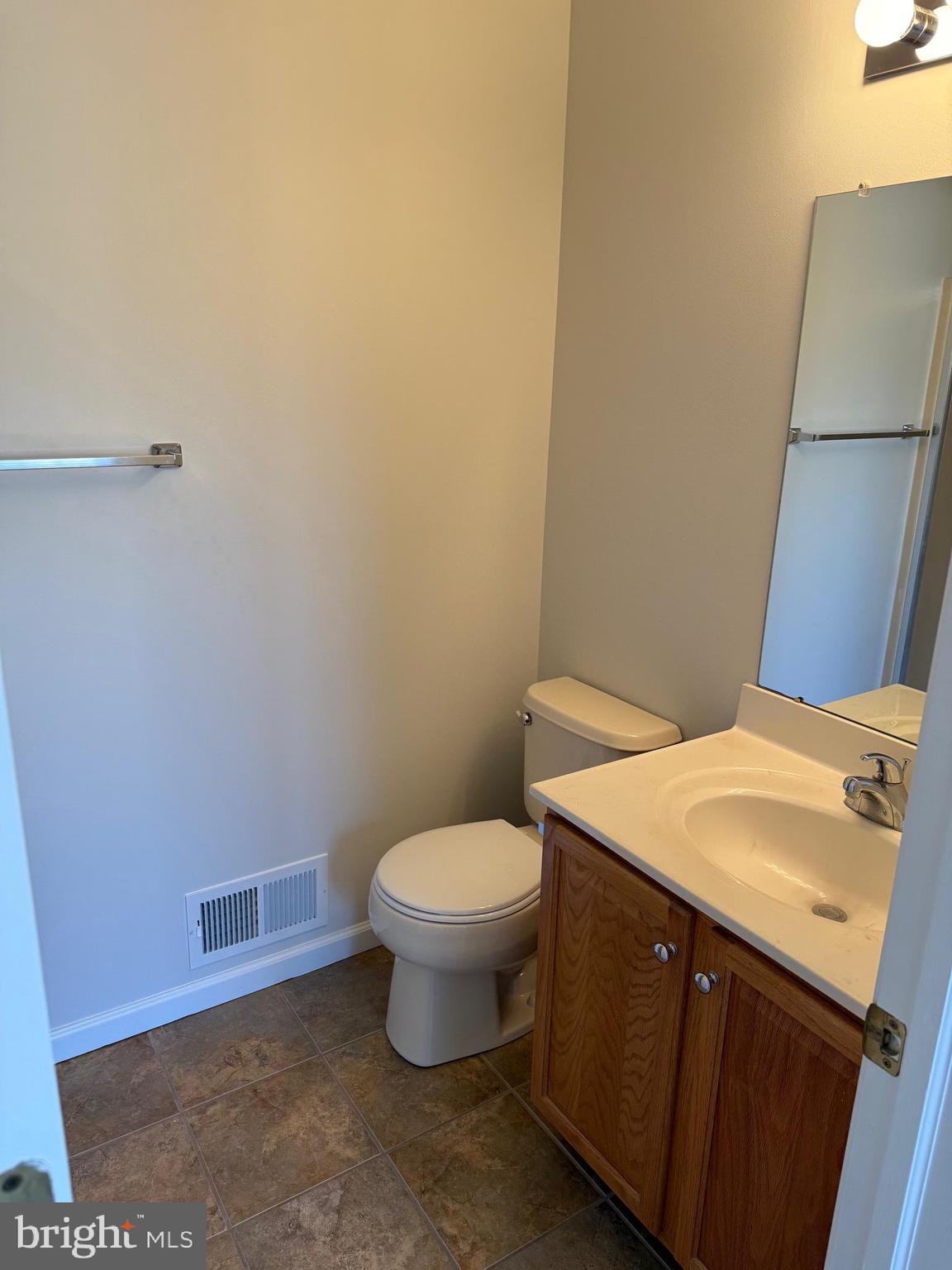 FAIRLAWN COURT - Residential Lease