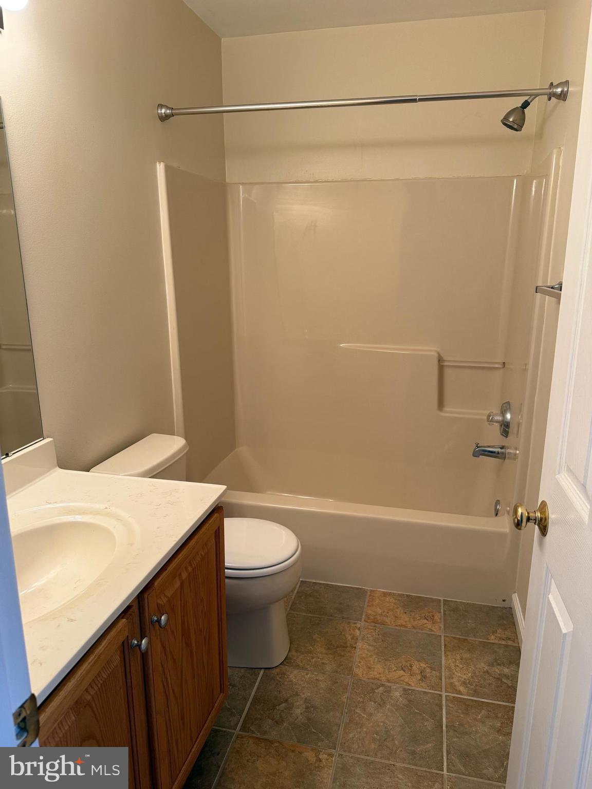 FAIRLAWN COURT - Residential Lease