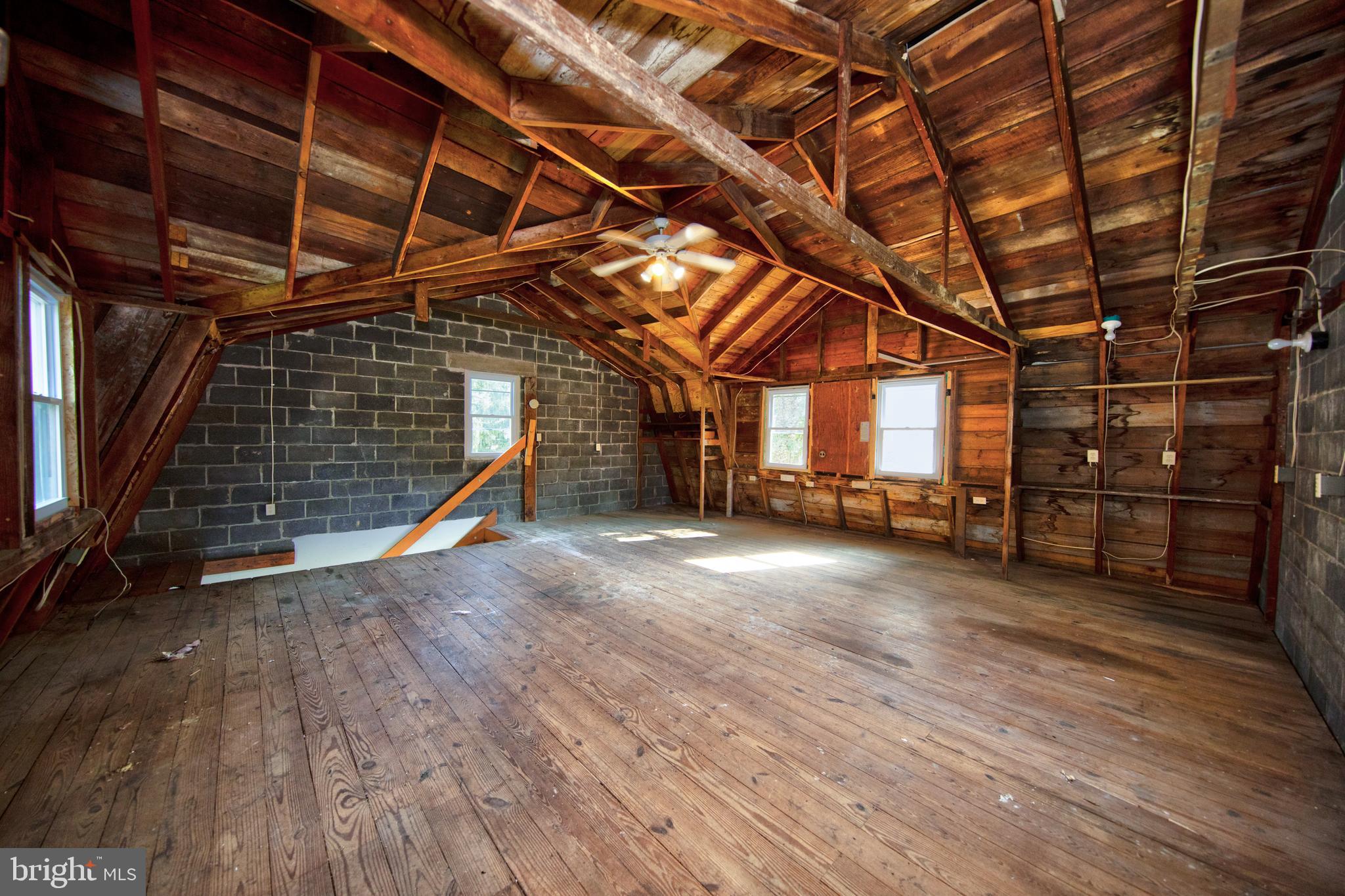 ROCK SPRING - Residential