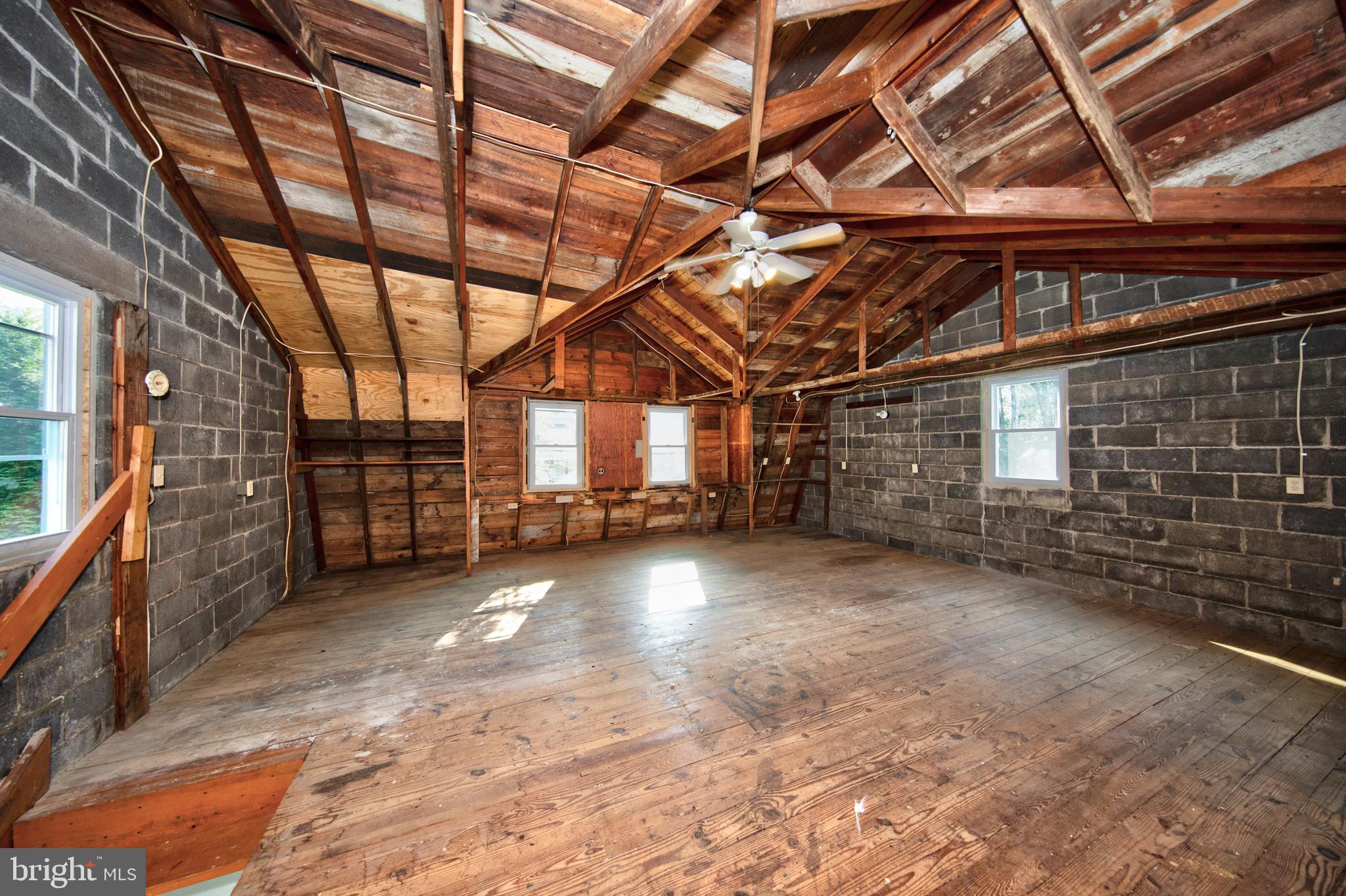 ROCK SPRING - Residential