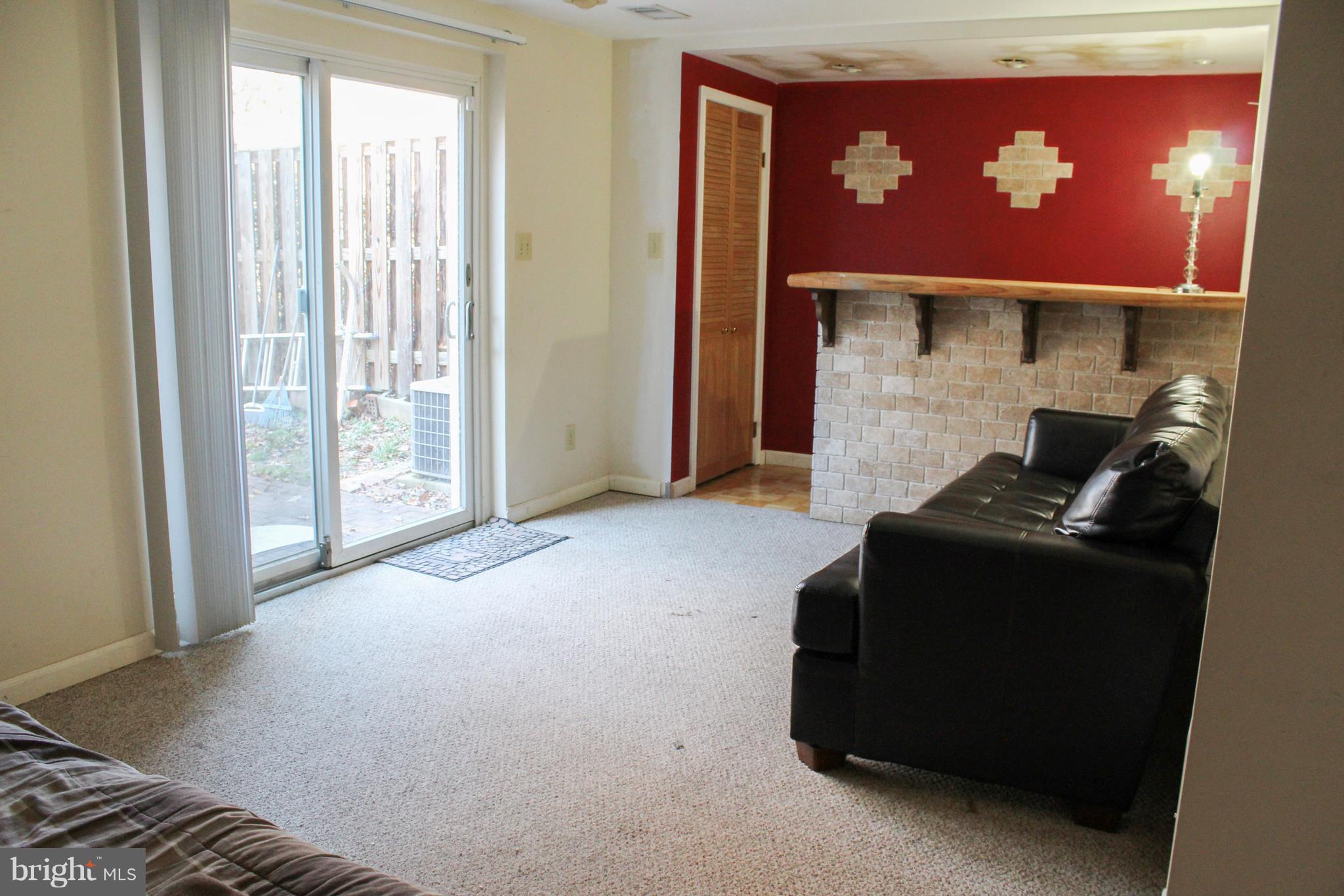 LAKE BRADDOCK - Residential