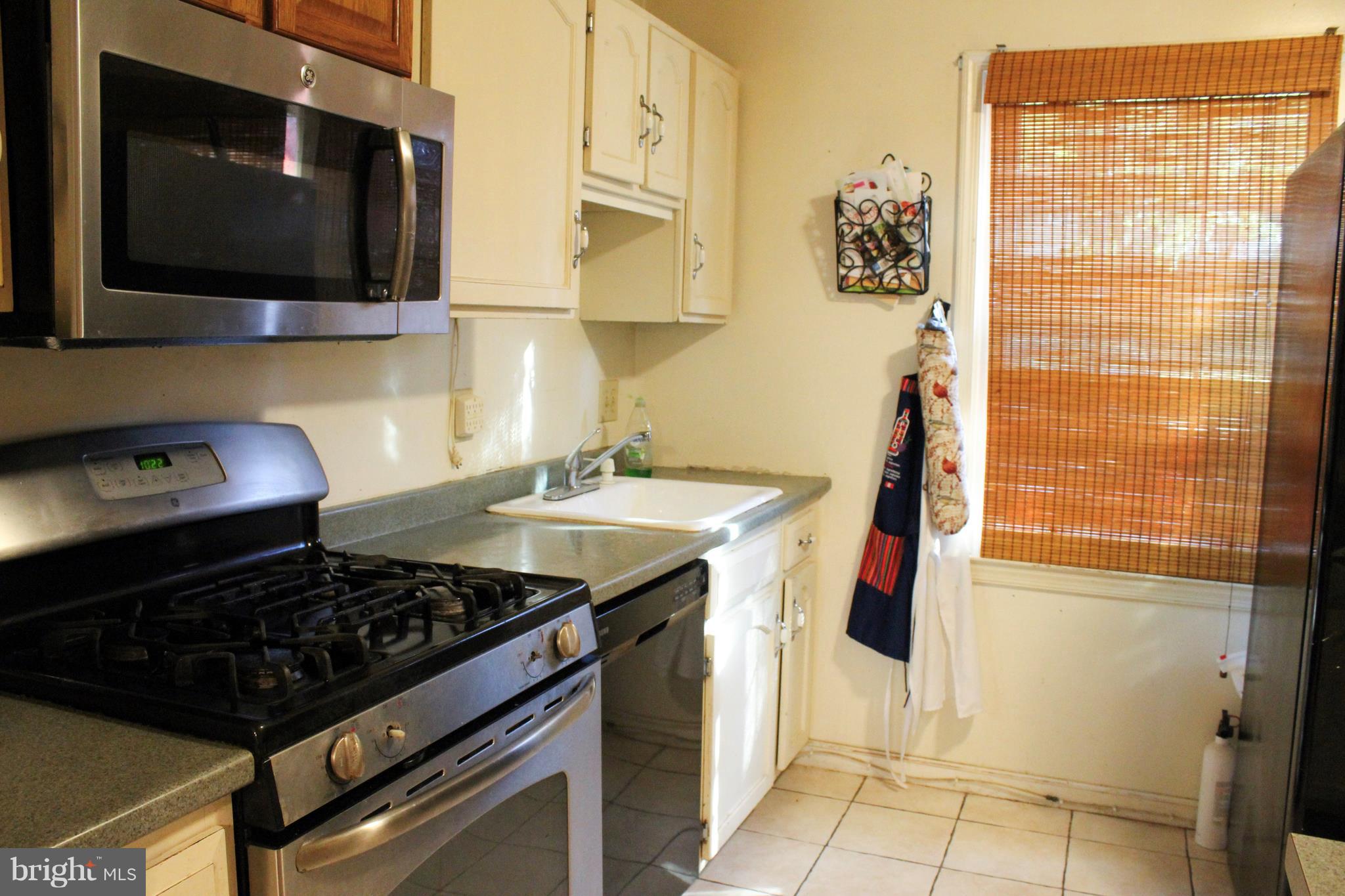 LAKE BRADDOCK - Residential